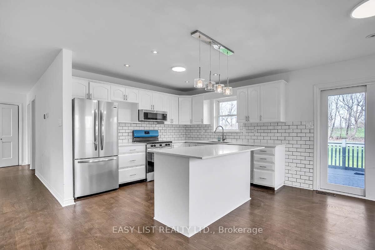 Photo 7 of 123 Livingwood Crescent, Madoc — HOMEH