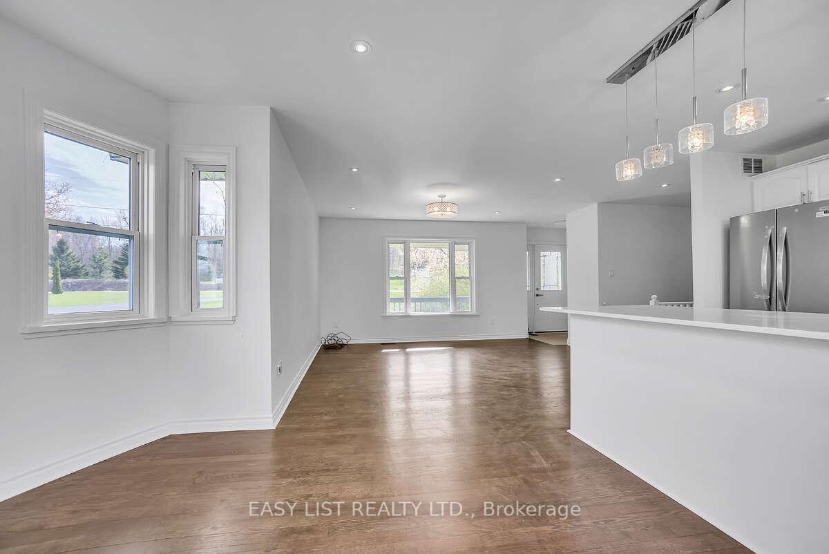 Photo 8 of 123 Livingwood Crescent, Madoc — HOMEH
