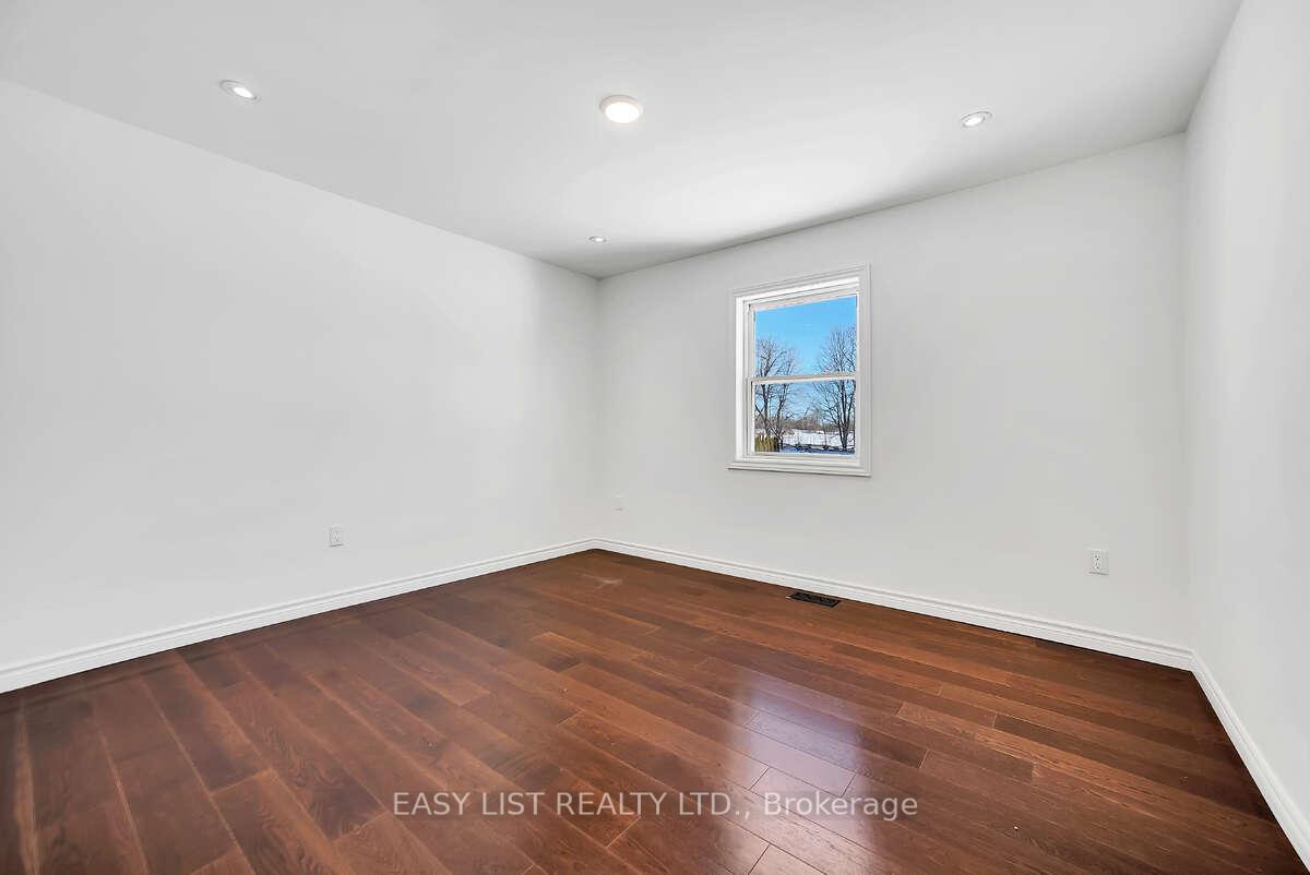 Photo 10 of 123 Livingwood Crescent, Madoc — HOMEH