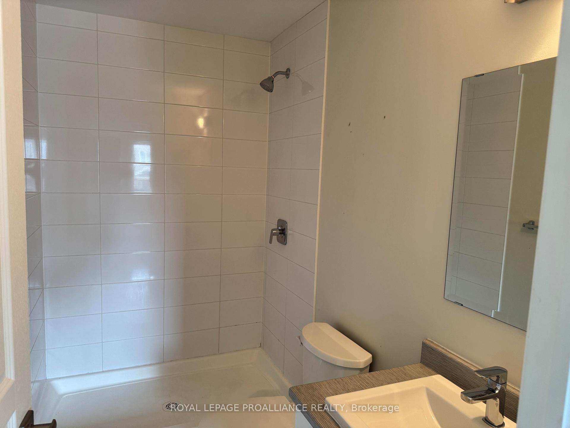 Photo 4 of 212 Clipper Court, Kingston, Kingston East (Incl Barret Crt) — HOMEH