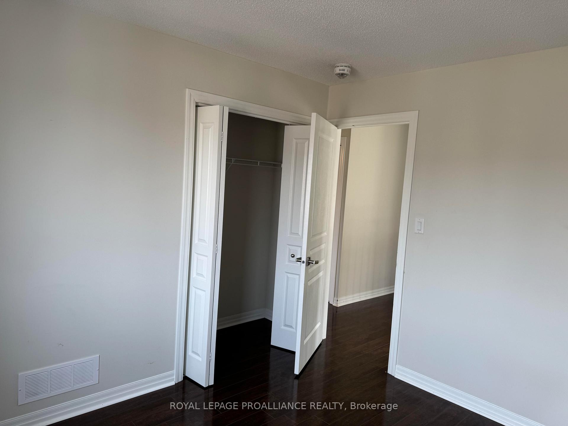 Photo 6 of 212 Clipper Court, Kingston, Kingston East (Incl Barret Crt) — HOMEH