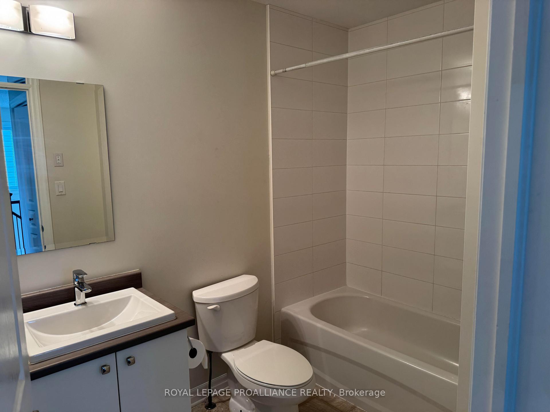 Photo 7 of 212 Clipper Court, Kingston, Kingston East (Incl Barret Crt) — HOMEH