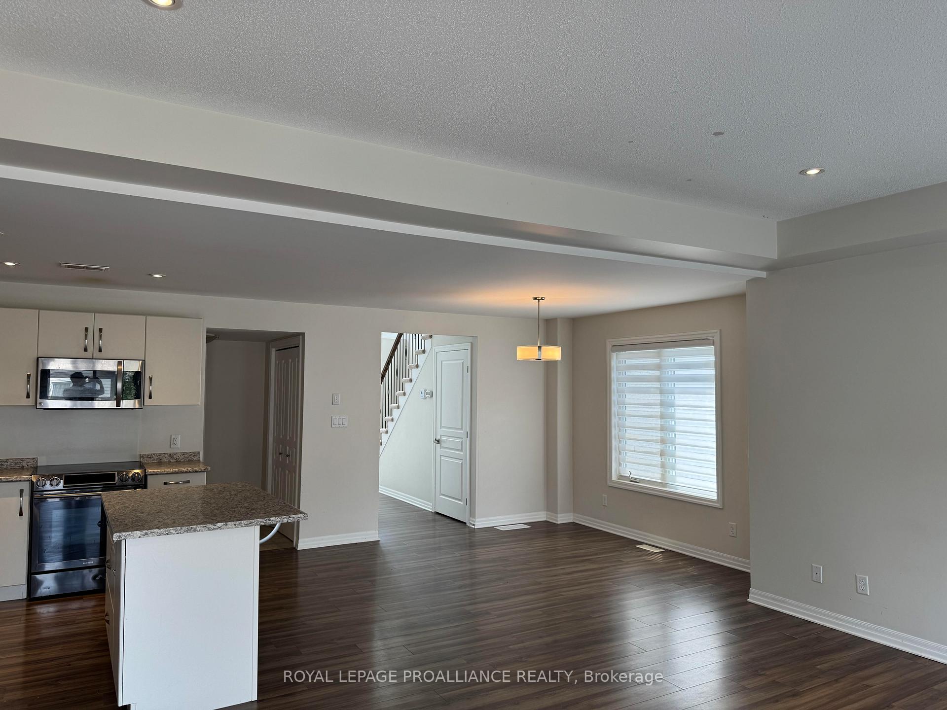 Photo 15 of 212 Clipper Court, Kingston, Kingston East (Incl Barret Crt) — HOMEH