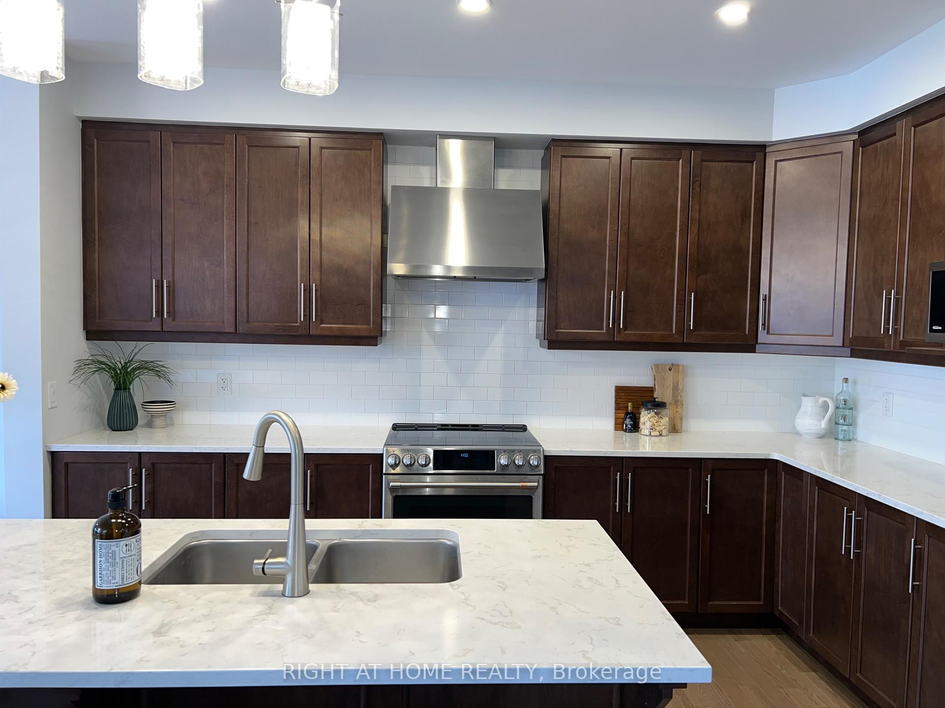 Photo 21 of 320 Wigwas Street, Ottawa, CFB Rockcliffe and Area — HOMEH