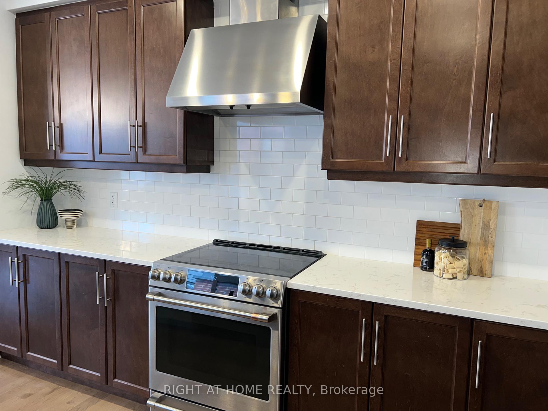 Photo 22 of 320 Wigwas Street, Ottawa, CFB Rockcliffe and Area — HOMEH