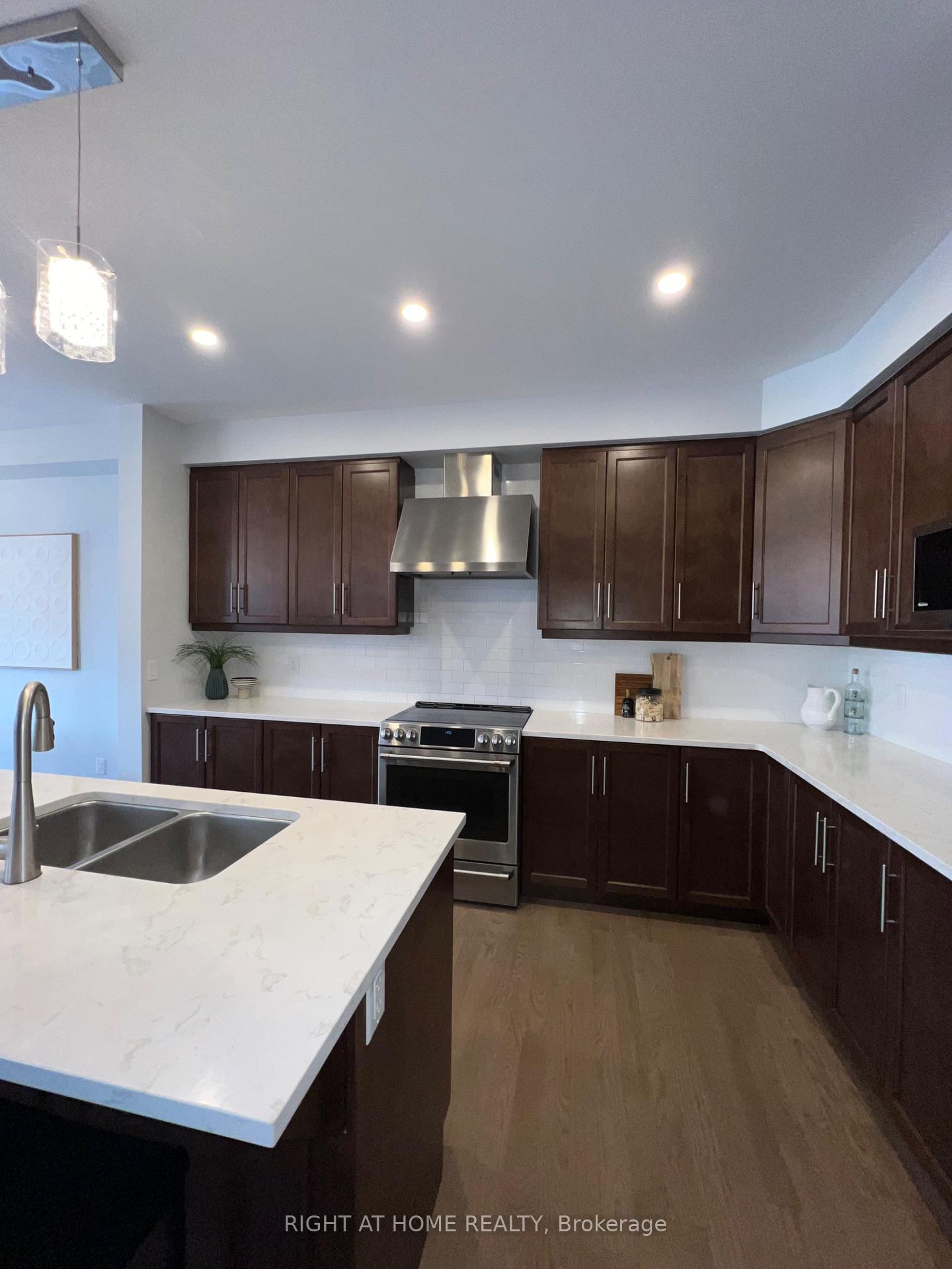 Photo 29 of 320 Wigwas Street, Ottawa, CFB Rockcliffe and Area — HOMEH