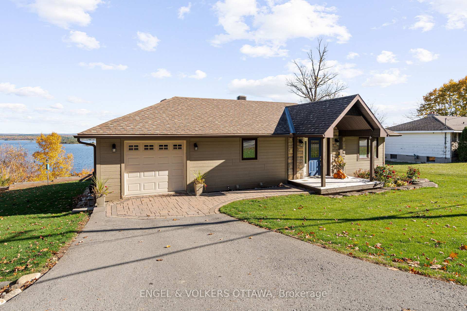 Photo 3 of 1144 River Road, McNab/Braeside, Mcnab/Braeside Twps — HOMEH
