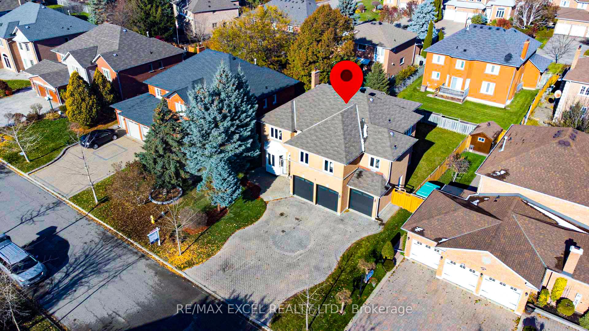 Photo 3 of 3 Moses Crescent, Markham, Cachet — HOMEH