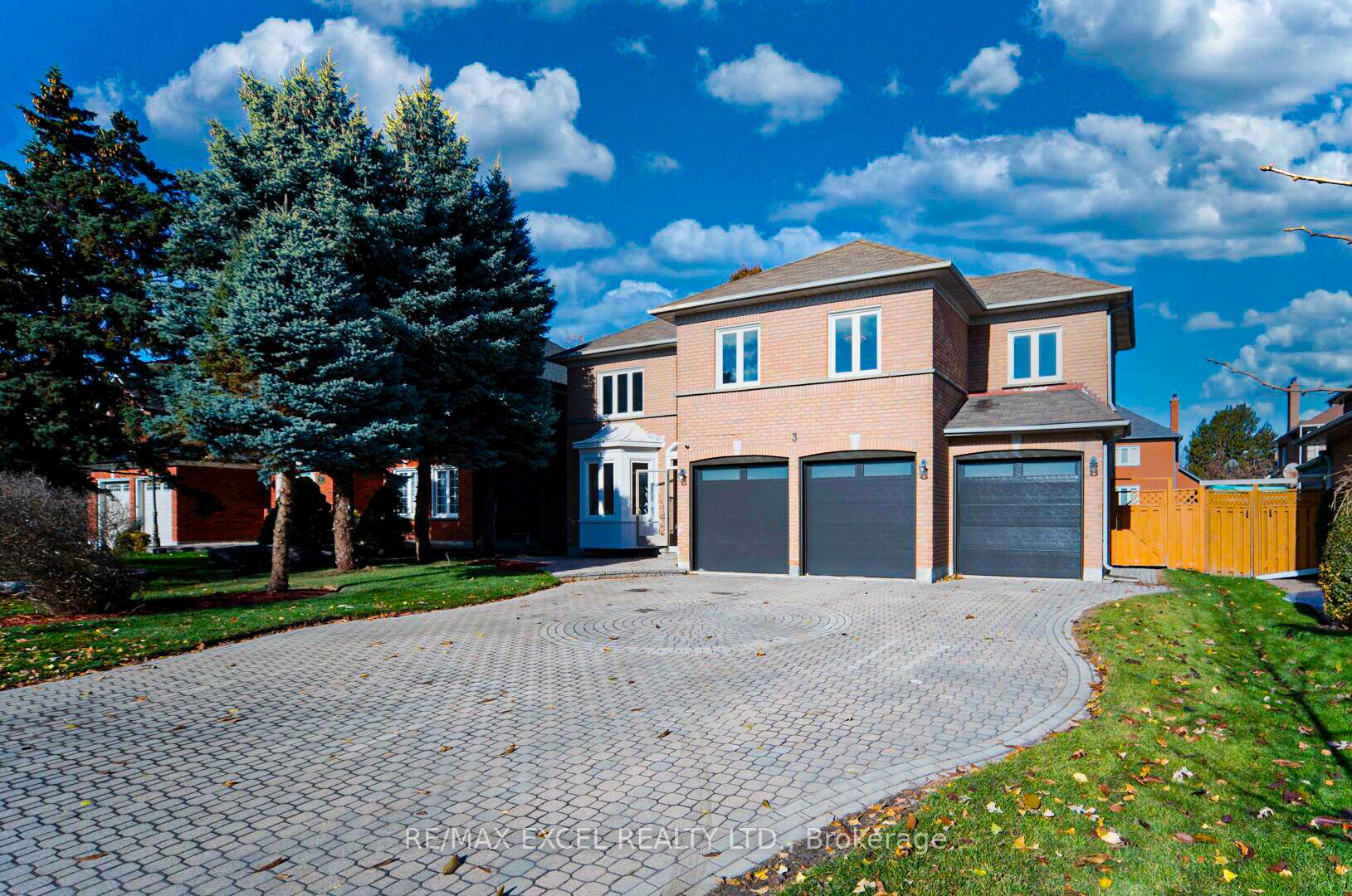 Photo 6 of 3 Moses Crescent, Markham, Cachet — HOMEH