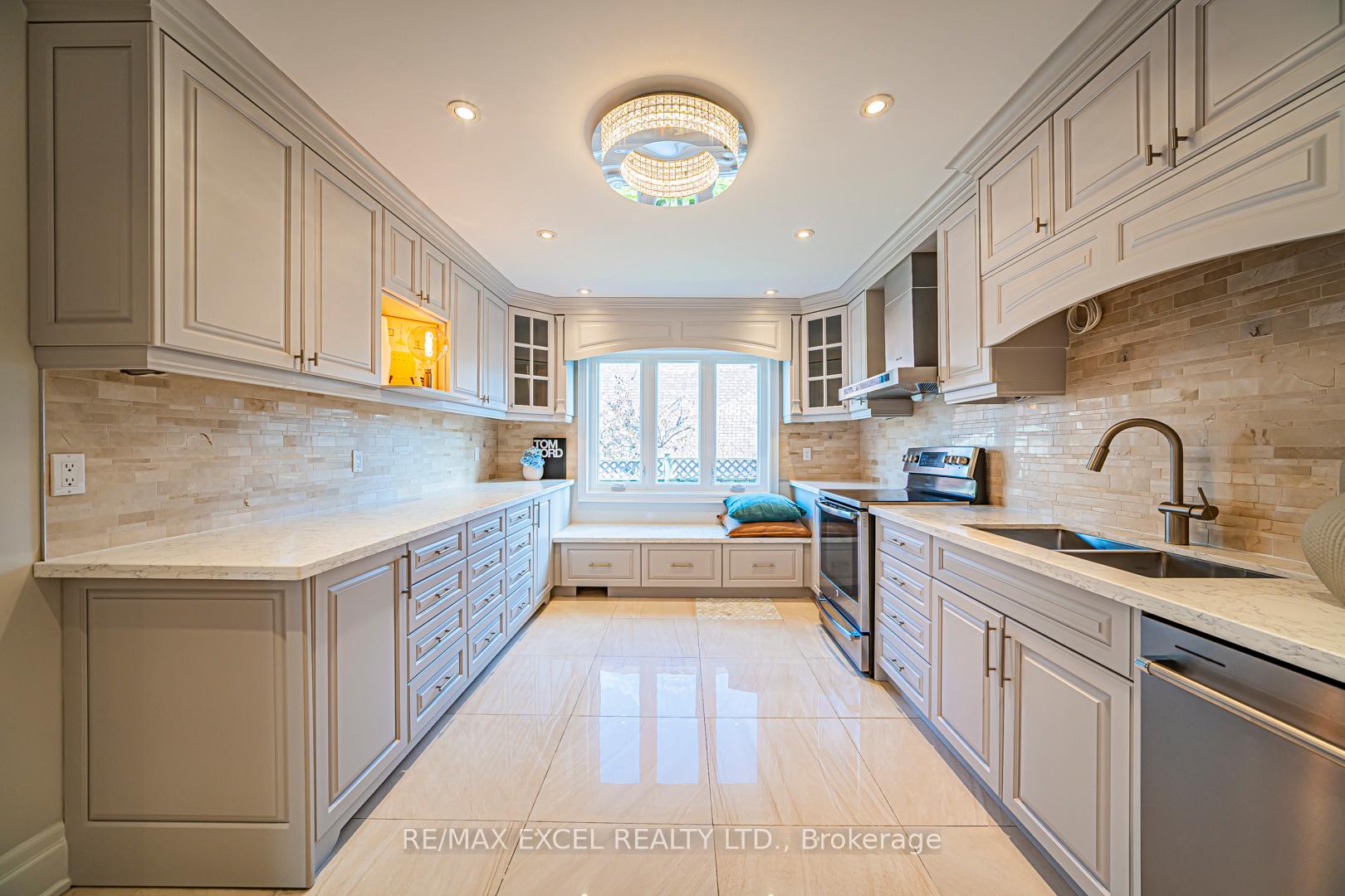 Photo 18 of 3 Moses Crescent, Markham, Cachet — HOMEH