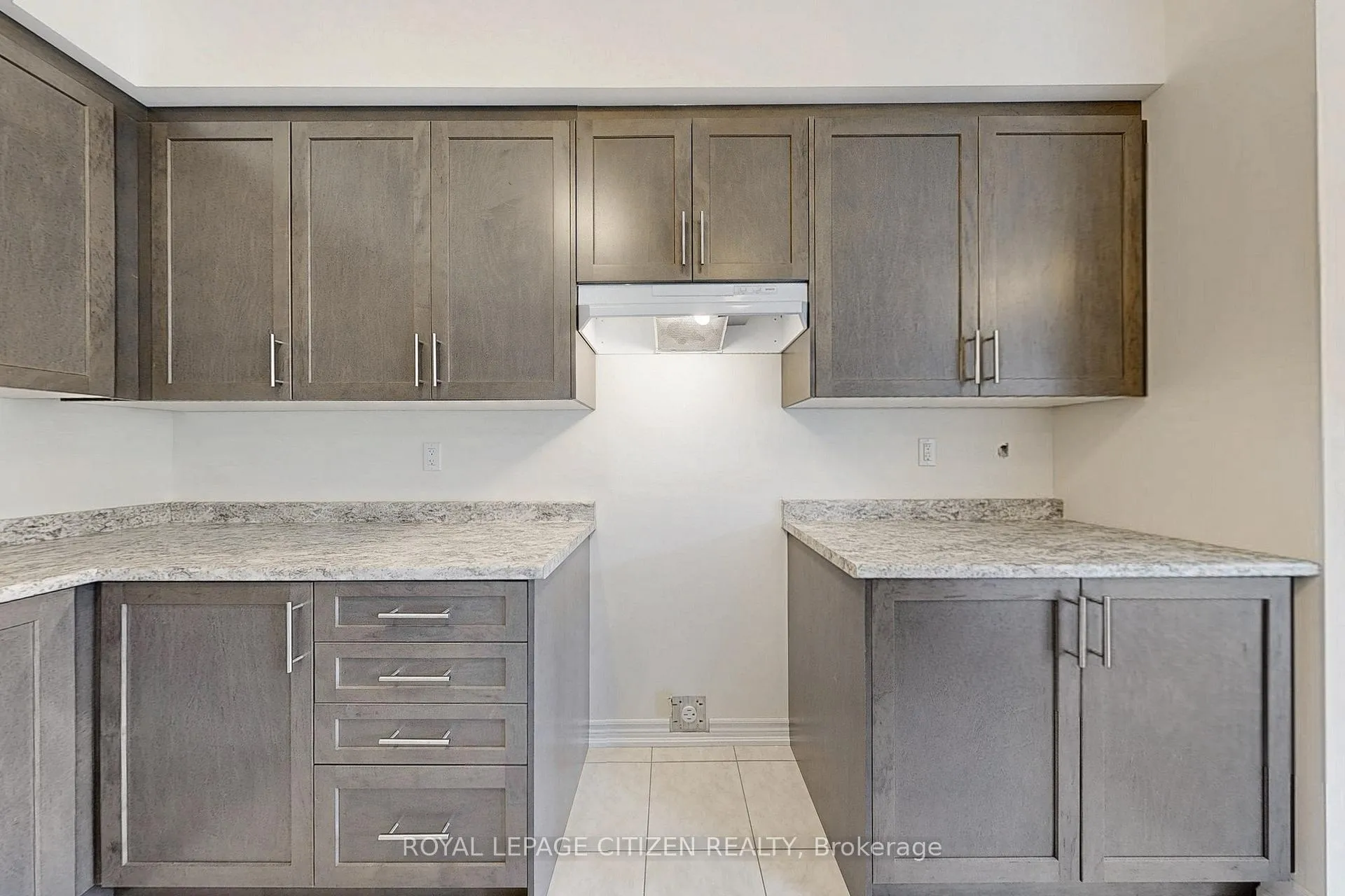 Photo 16 of 142 North Garden Boulevard, Scugog, Port Perry — HOMEH