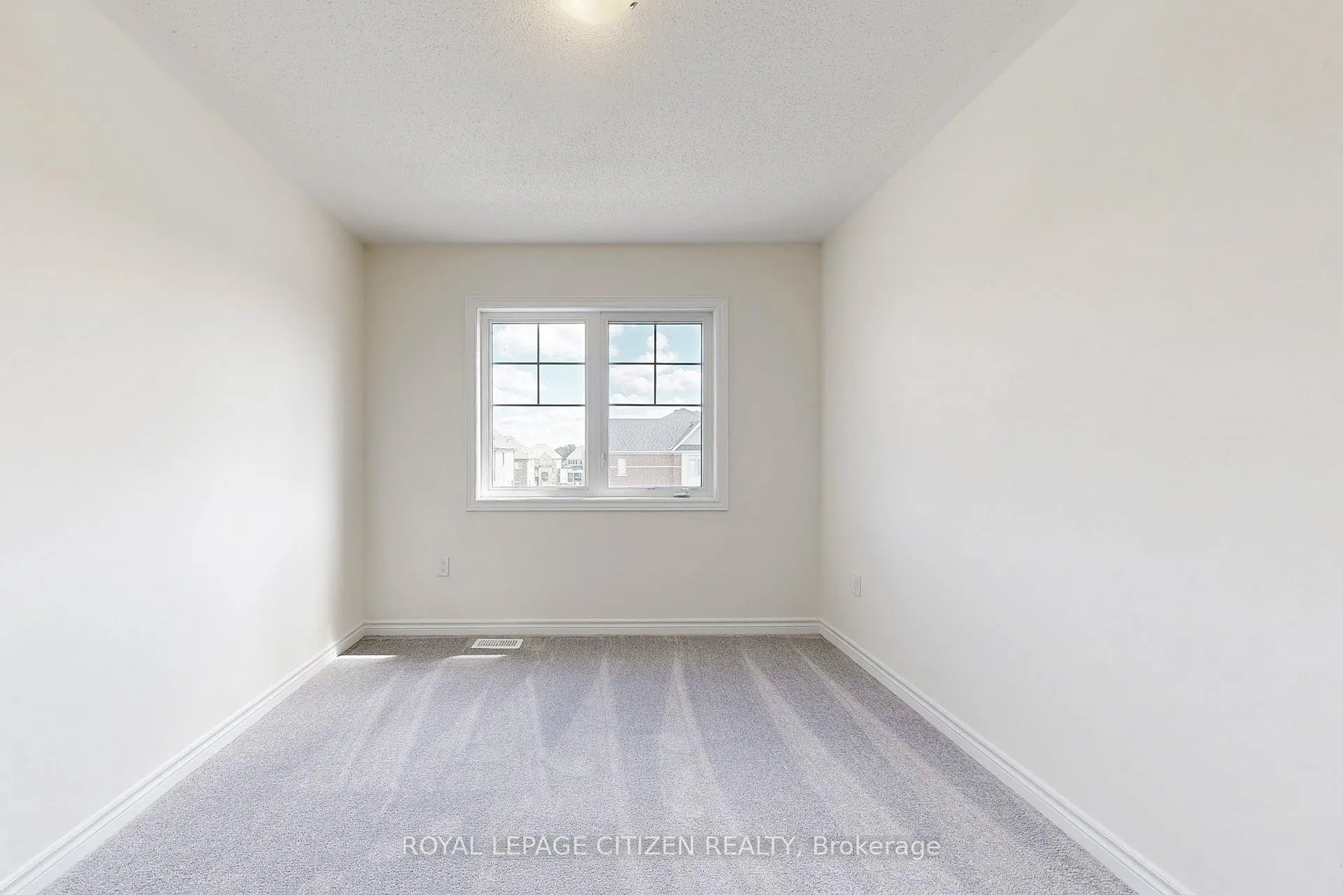 Photo 32 of 142 North Garden Boulevard, Scugog, Port Perry — HOMEH