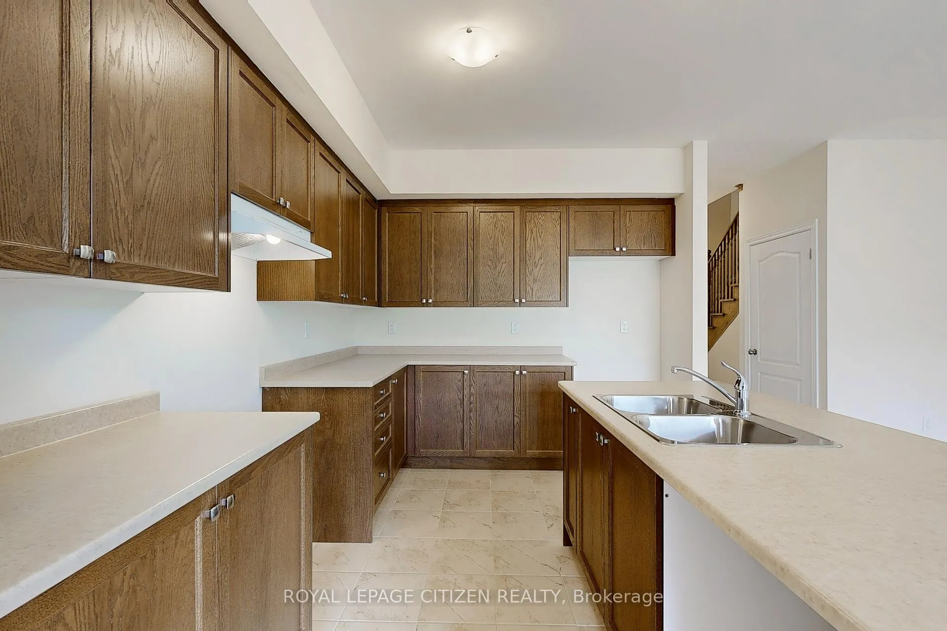 Photo 13 of 134 North Garden Boulevard, Scugog, Port Perry — HOMEH