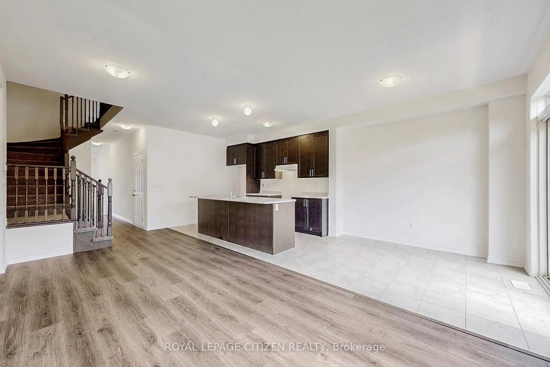 Photo 8 of 105 North Garden Boulevard, Scugog, Port Perry — HOMEH
