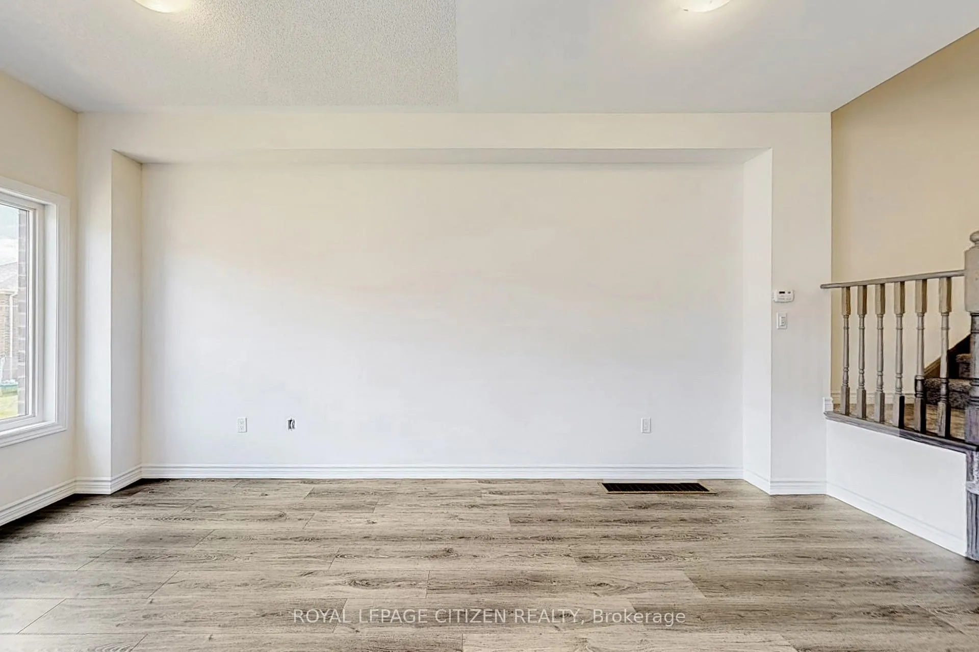 Photo 9 of 105 North Garden Boulevard, Scugog, Port Perry — HOMEH
