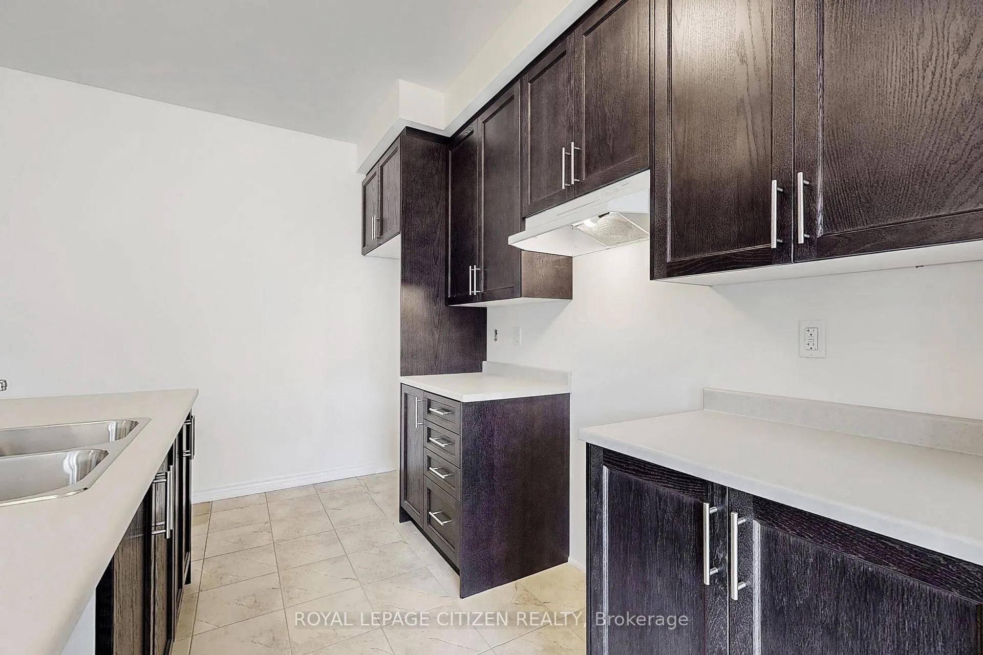 Photo 13 of 105 North Garden Boulevard, Scugog, Port Perry — HOMEH