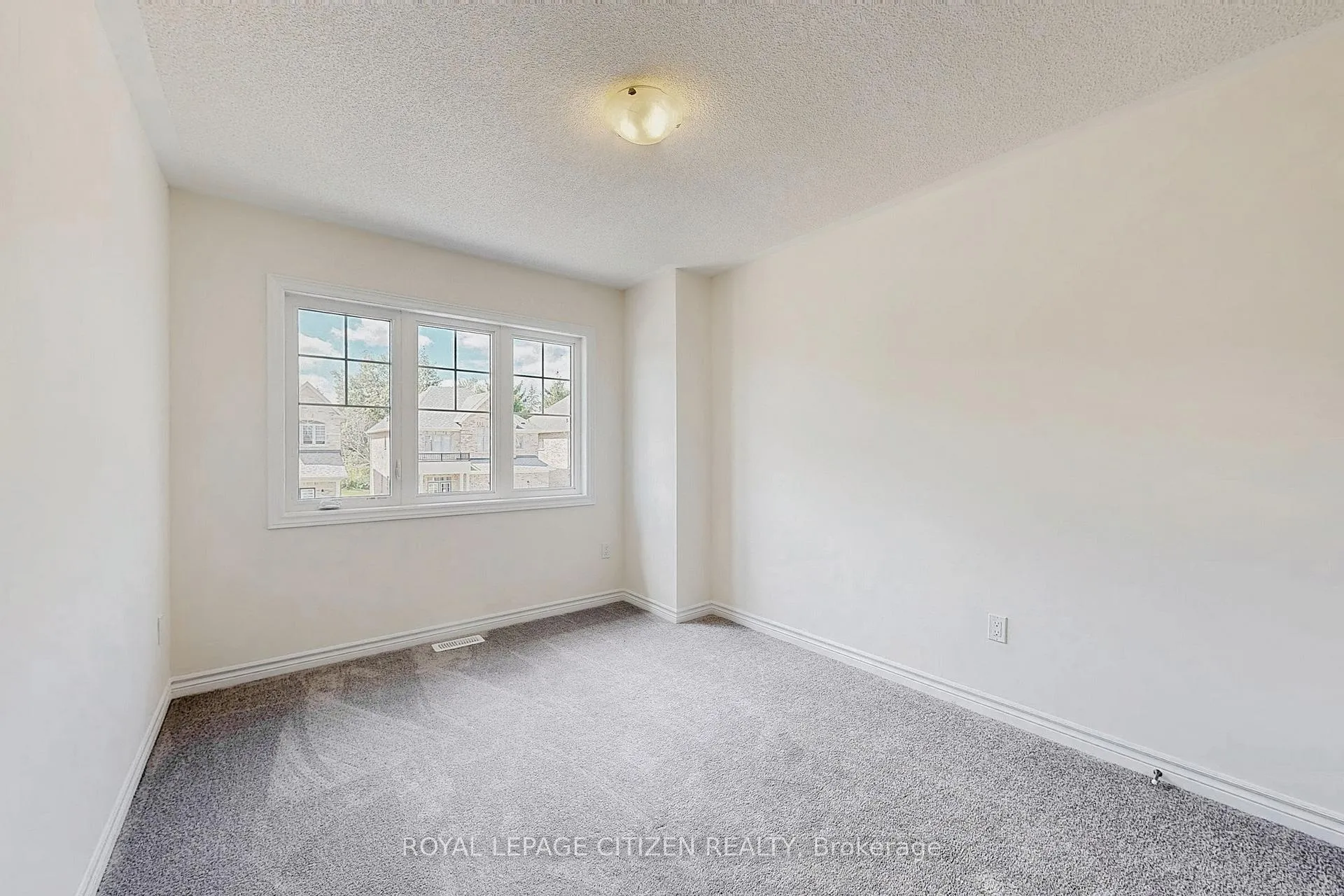 Photo 30 of 105 North Garden Boulevard, Scugog, Port Perry — HOMEH