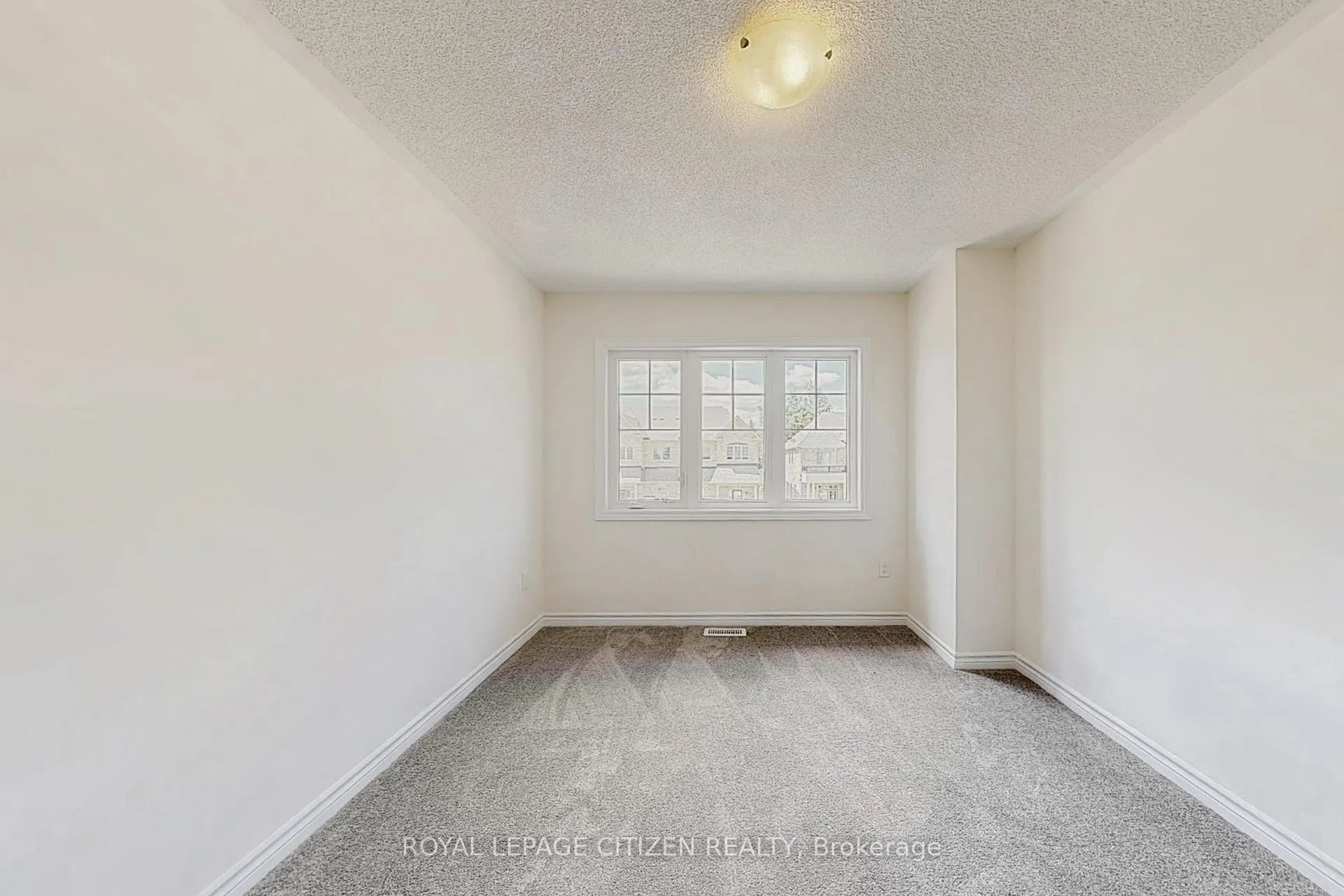 Photo 31 of 105 North Garden Boulevard, Scugog, Port Perry — HOMEH