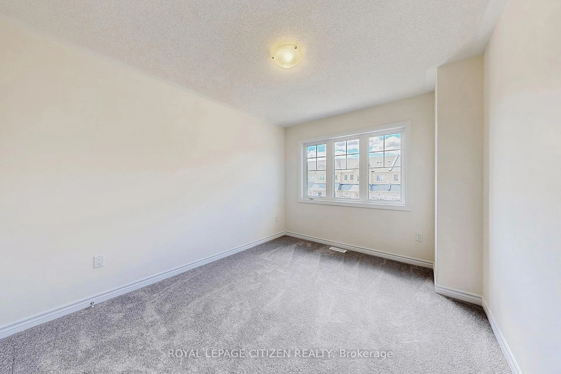 Photo 32 of 105 North Garden Boulevard, Scugog, Port Perry — HOMEH