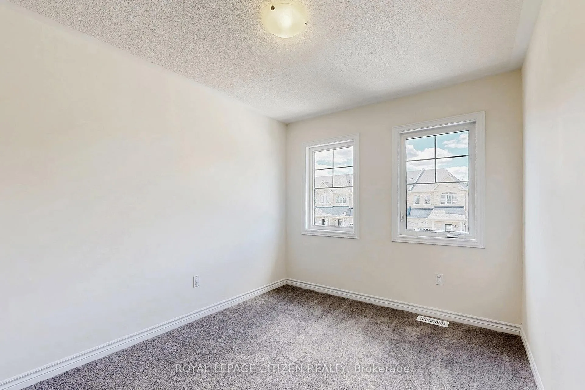Photo 35 of 105 North Garden Boulevard, Scugog, Port Perry — HOMEH