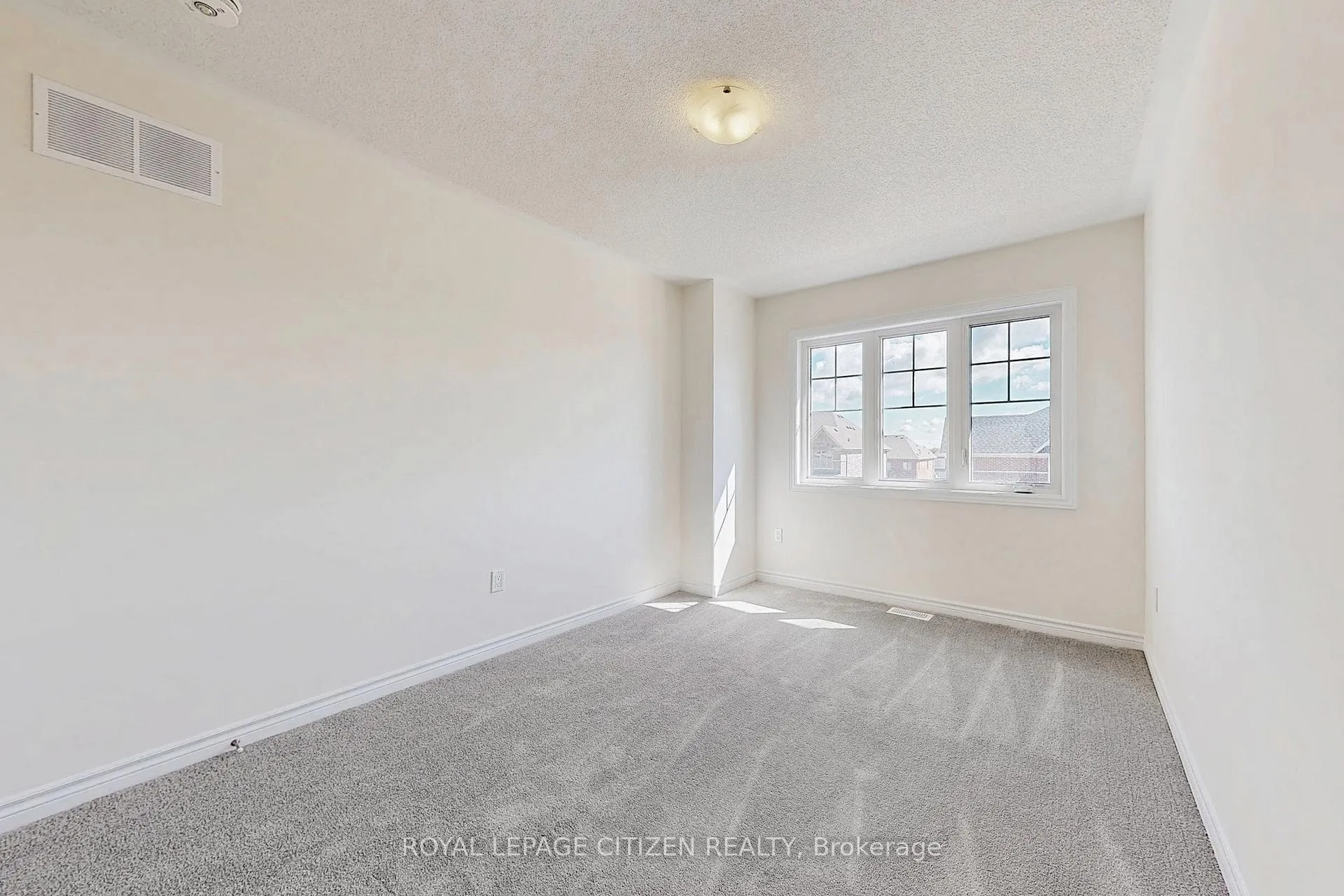 Photo 37 of 146 North Garden Boulevard, Scugog, Port Perry — HOMEH