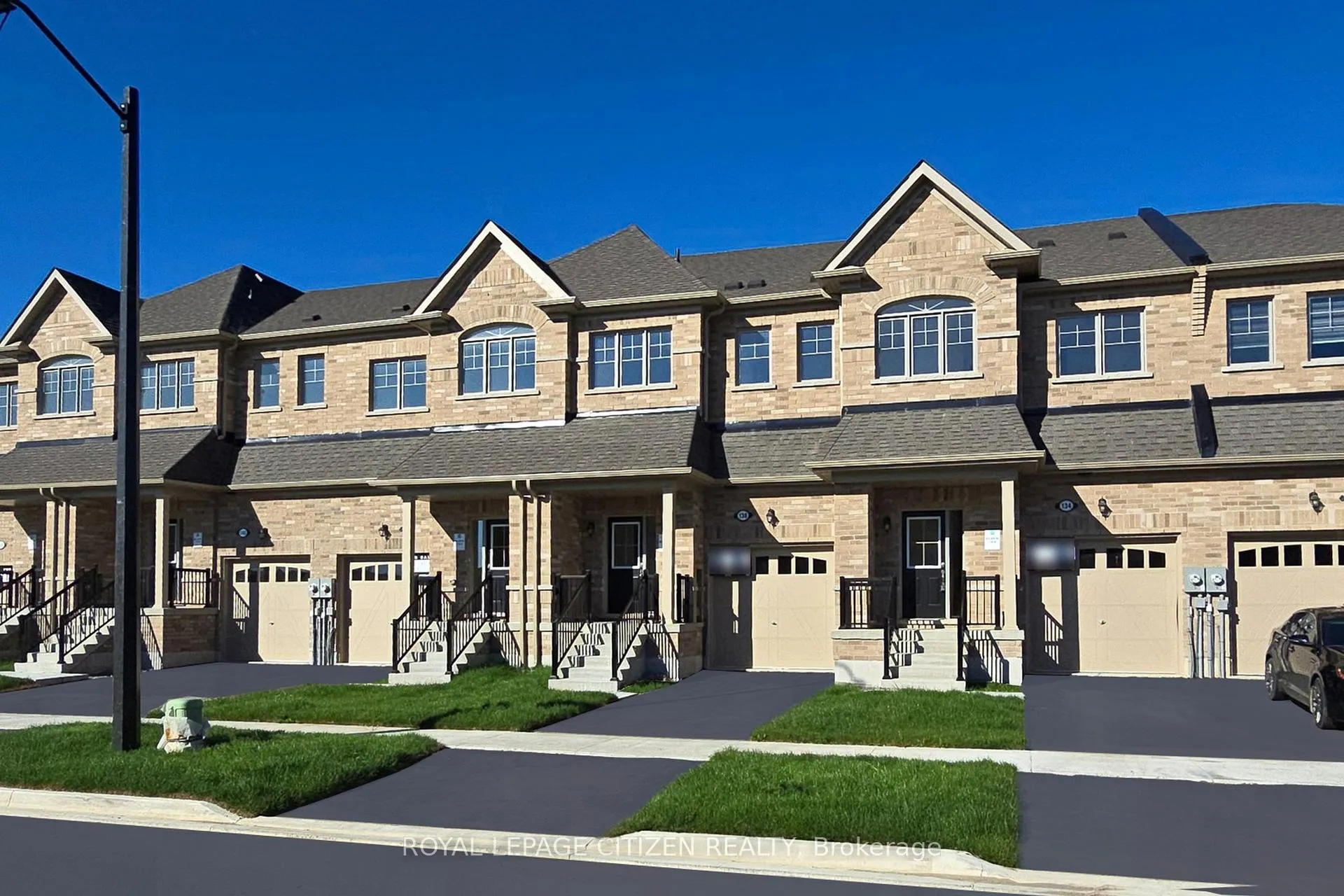 Photo 2 of 138 North Garden Boulevard, Scugog, Port Perry — HOMEH
