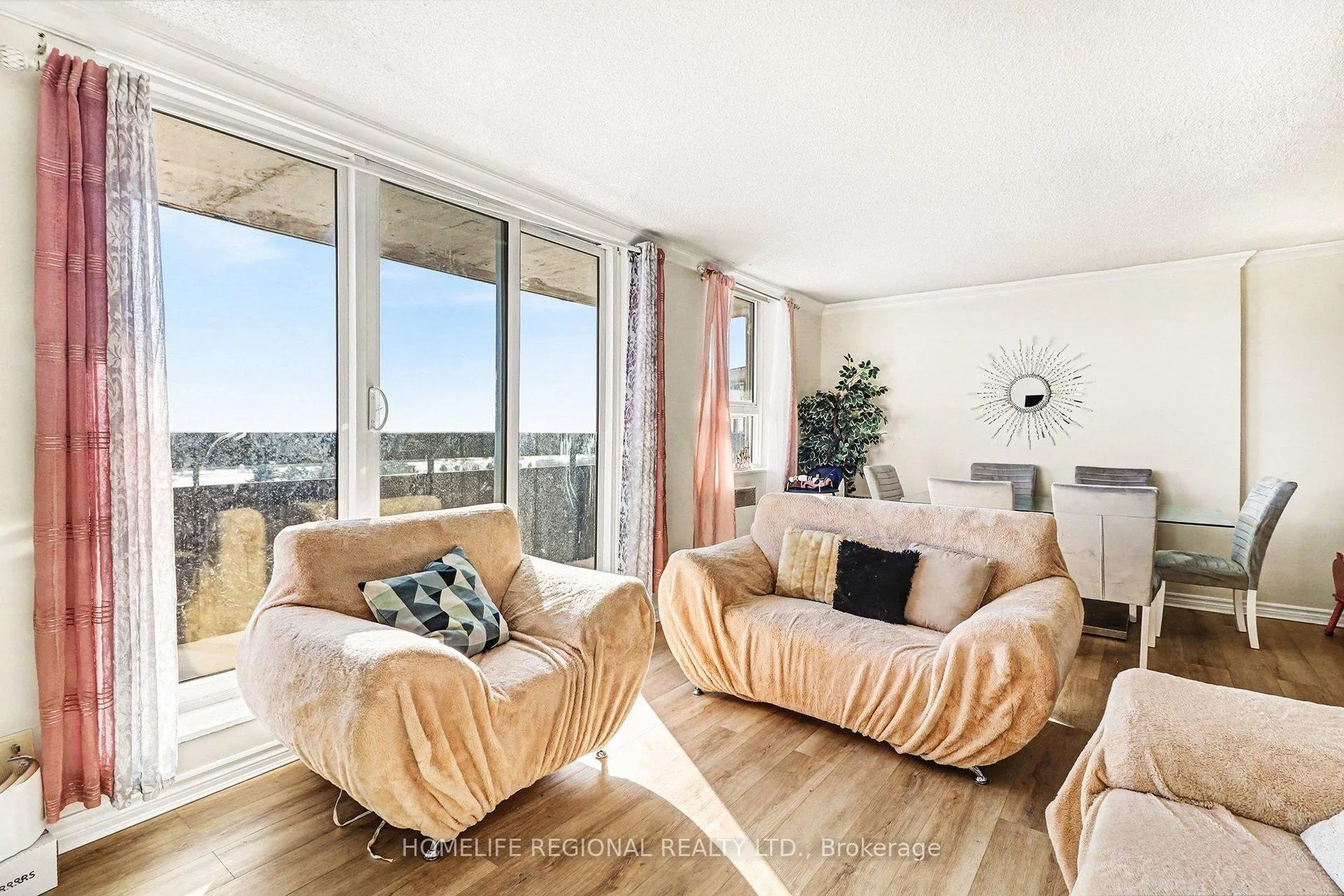 Photo 4 of Unit 1403, 2000 Jasmine Crescent, Ottawa, Beacon Hill South — HOMEH