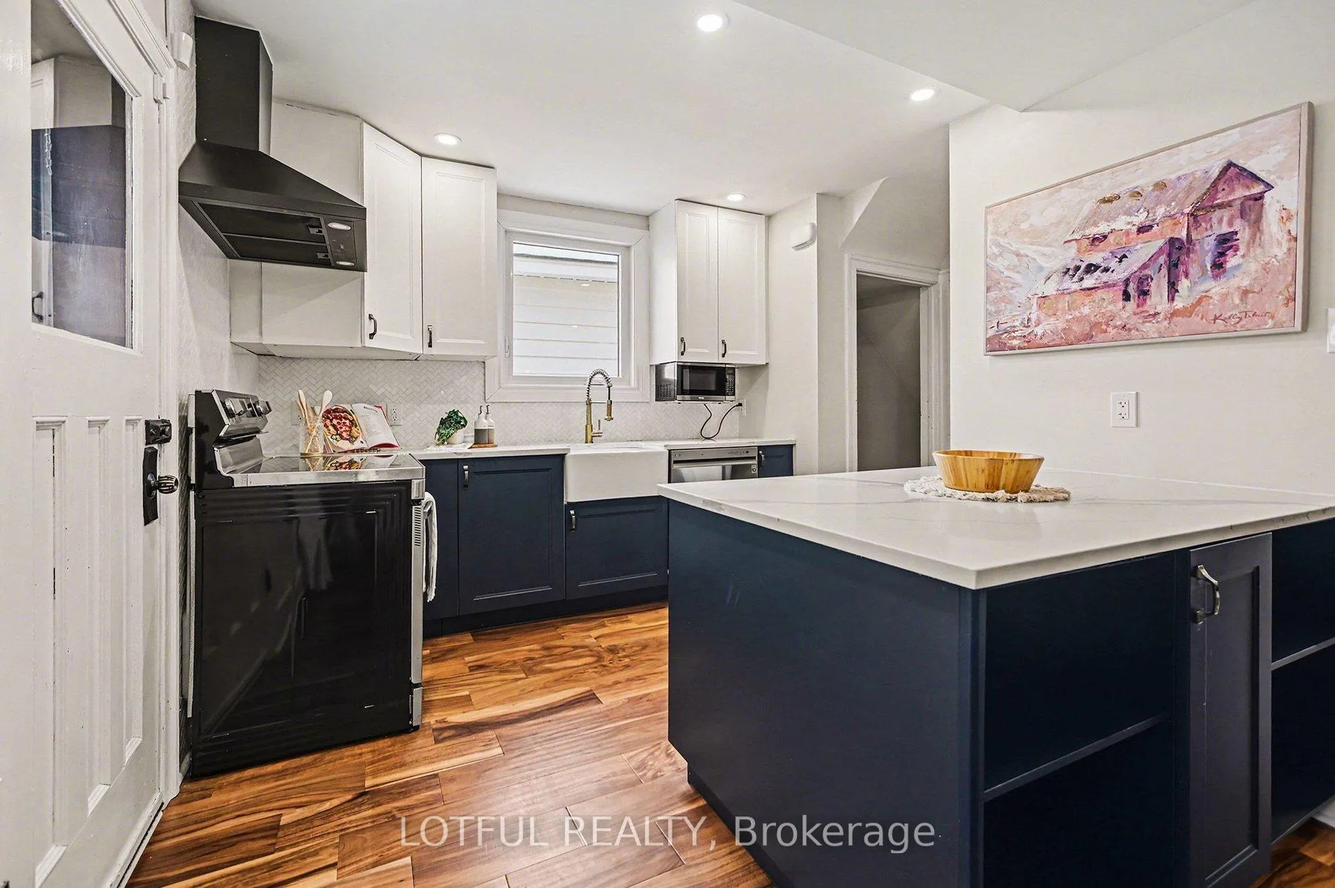 Photo 10 of 68 Vaughan Street, Ottawa, Lindenlea — HOMEH