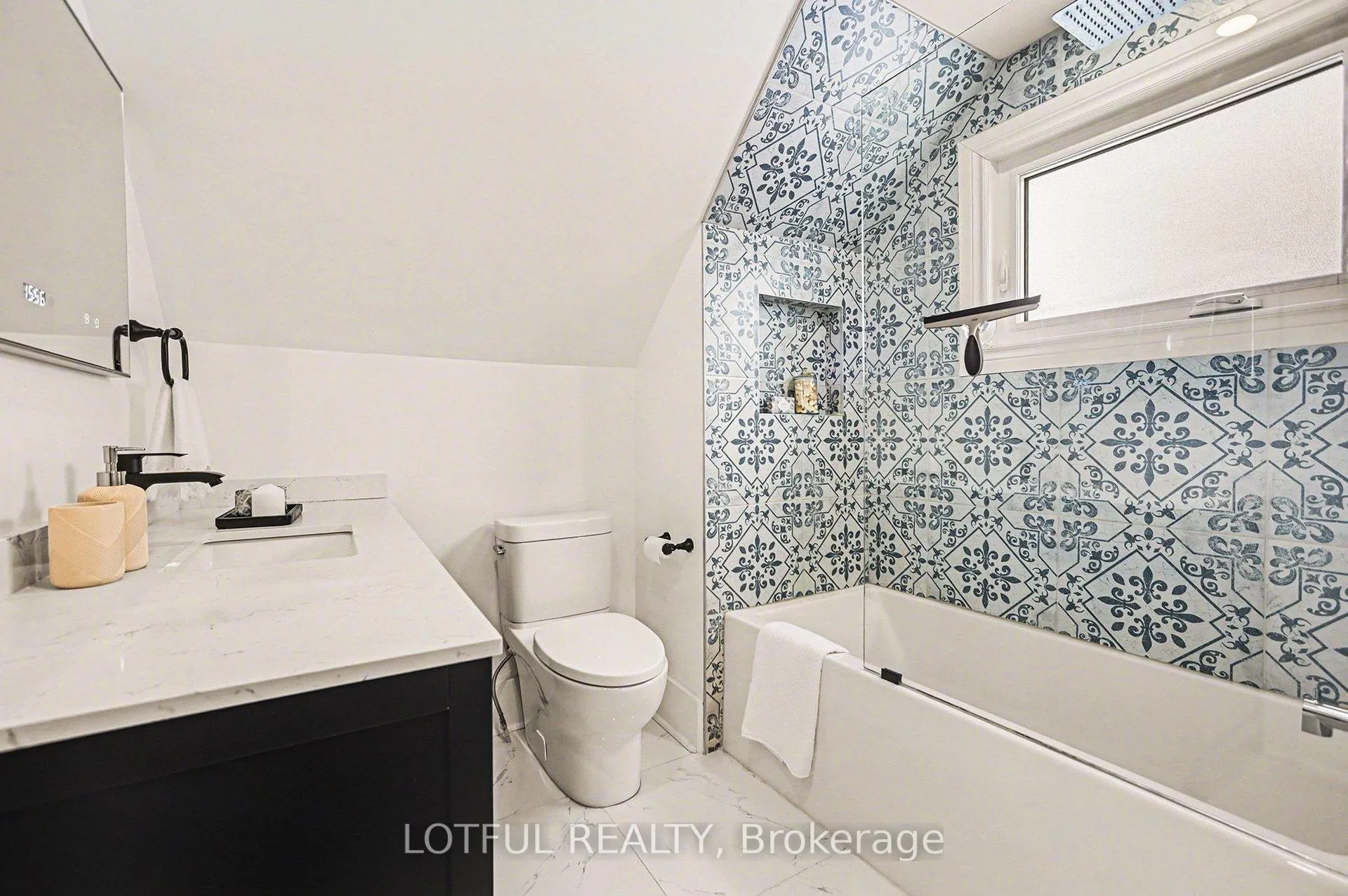 Photo 15 of 68 Vaughan Street, Ottawa, Lindenlea — HOMEH