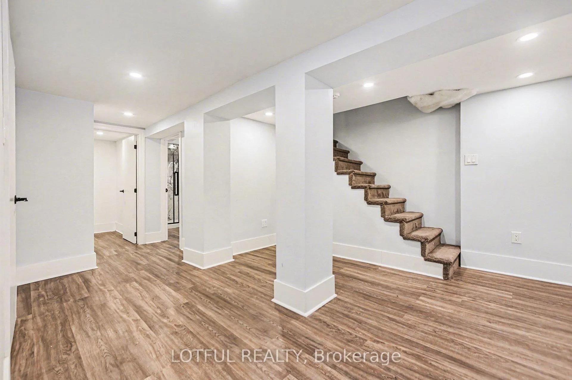 Photo 16 of 68 Vaughan Street, Ottawa, Lindenlea — HOMEH