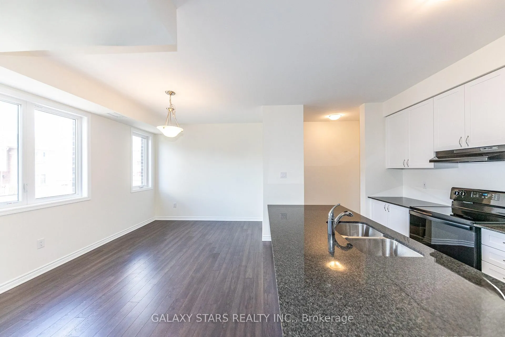Photo 4 of 1148 Dragonfly Avenue, Pickering, Rural Pickering — HOMEH