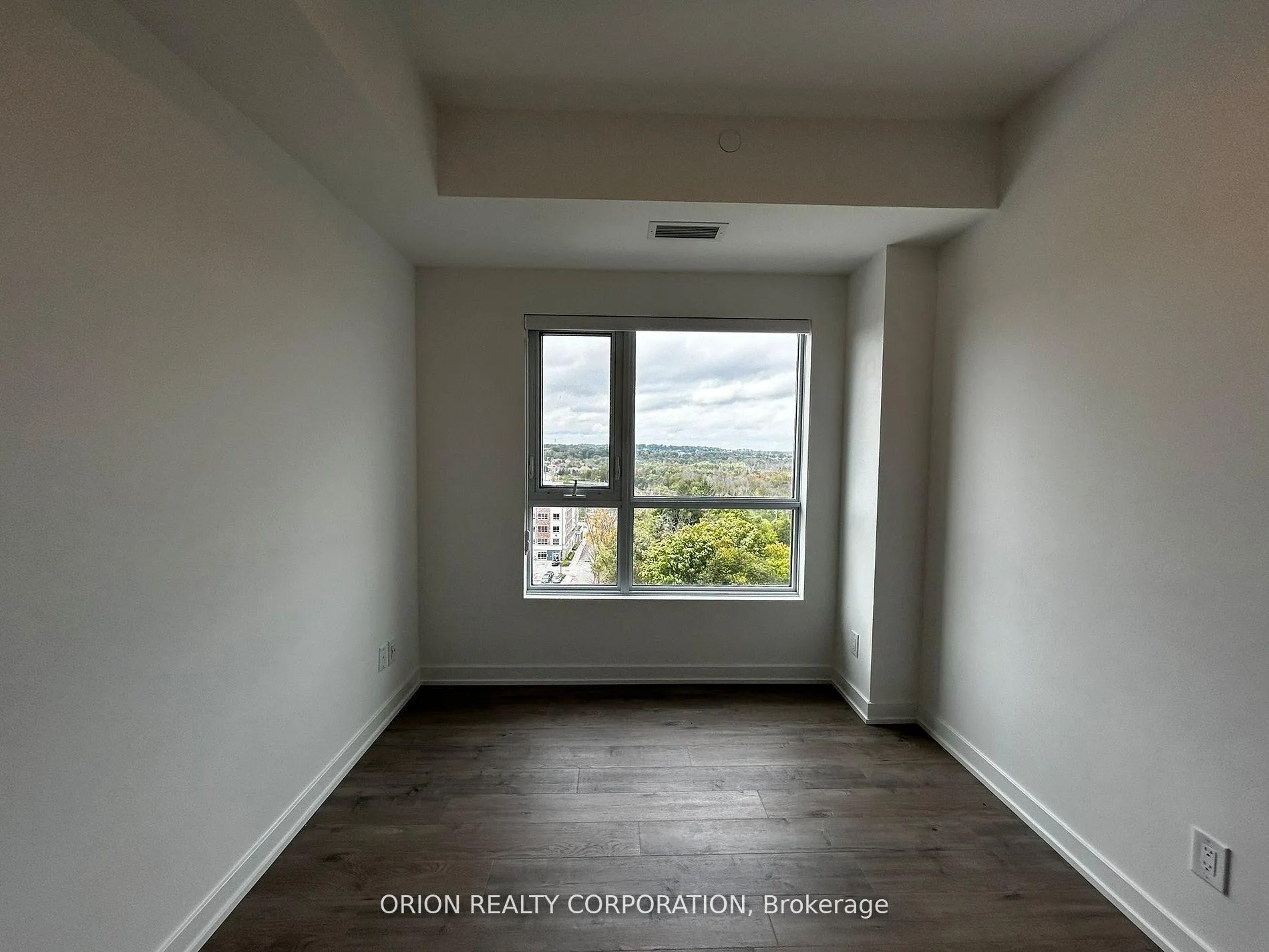 Photo 13 of Unit 1005, 56 Lakeside Terrace, Barrie, Little Lake — HOMEH