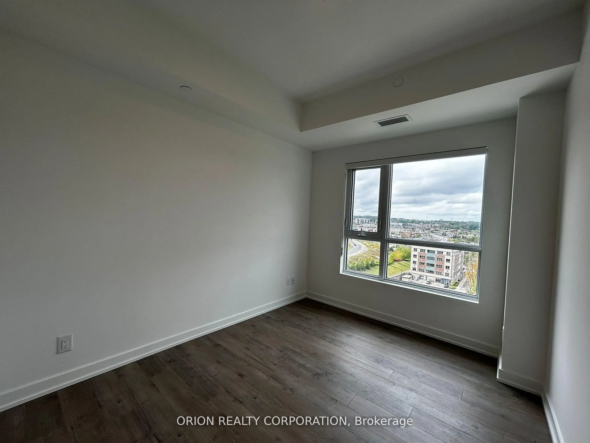 Photo 14 of Unit 1005, 56 Lakeside Terrace, Barrie, Little Lake — HOMEH