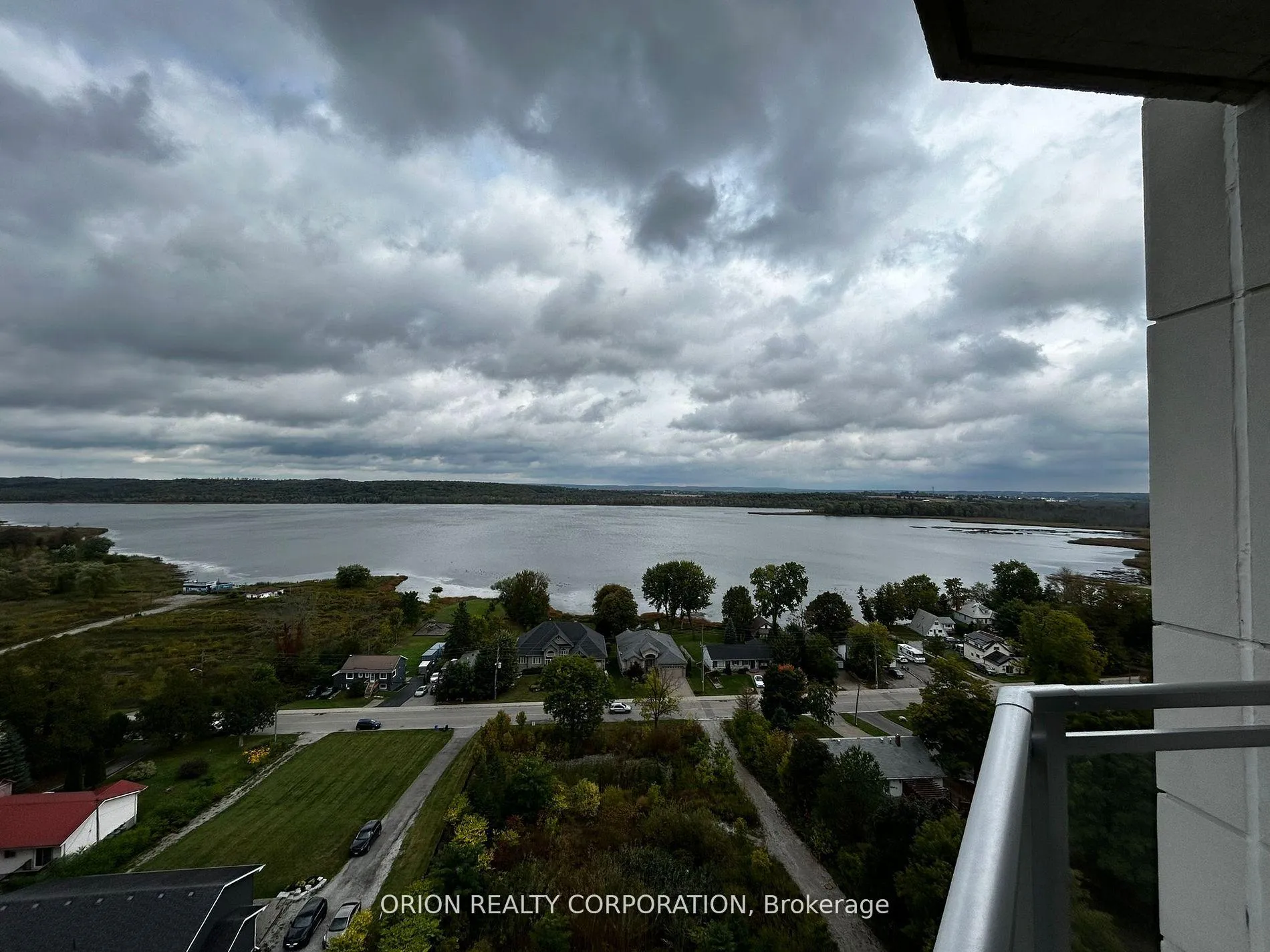 Photo 18 of Unit 1005, 56 Lakeside Terrace, Barrie, Little Lake — HOMEH