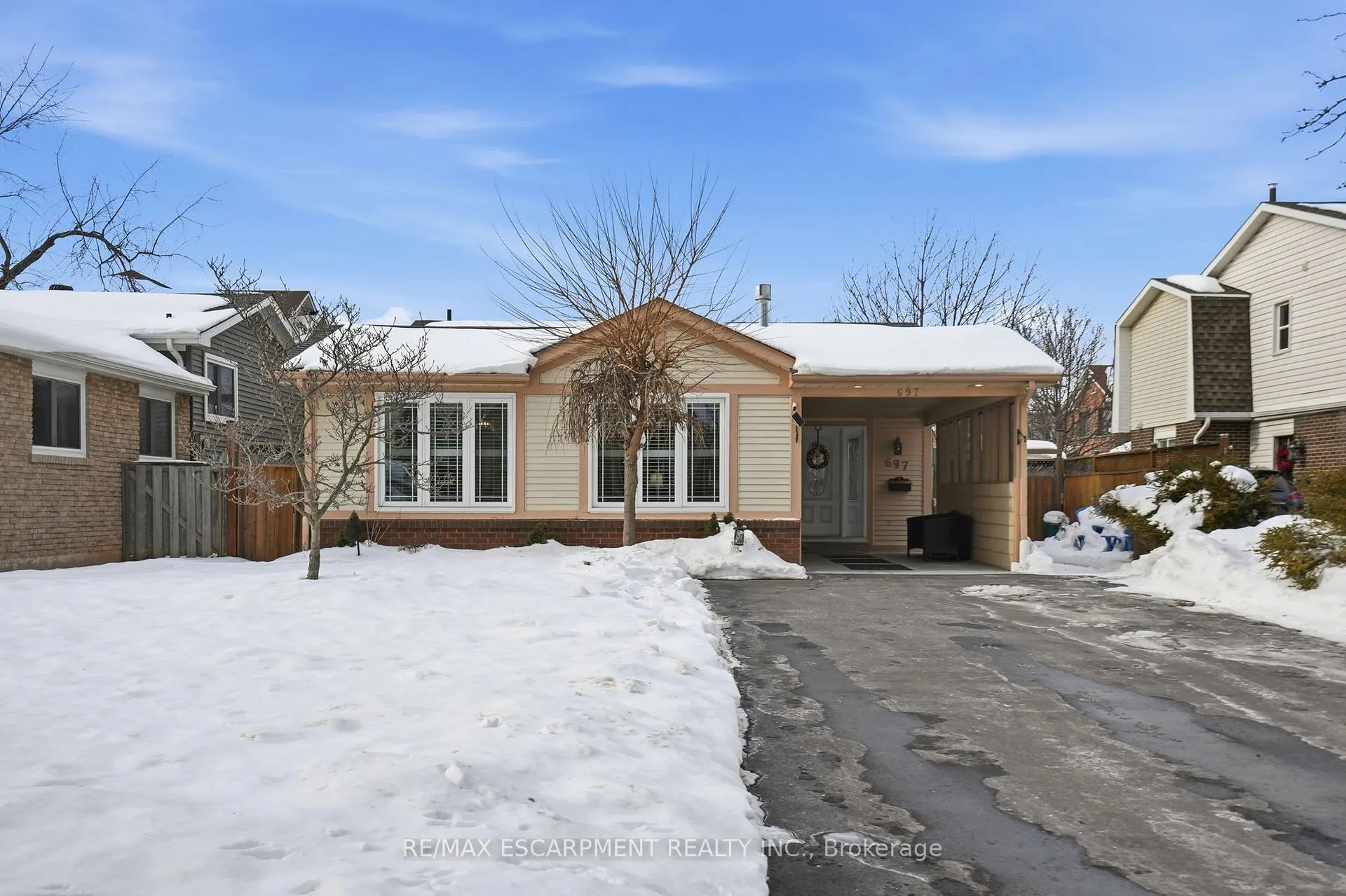Front of 697 Lomond Crescent