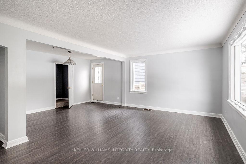 Photo 5 of 65 Rita Avenue, Ottawa, Meadowlands/St. Claire Gardens — HOMEH