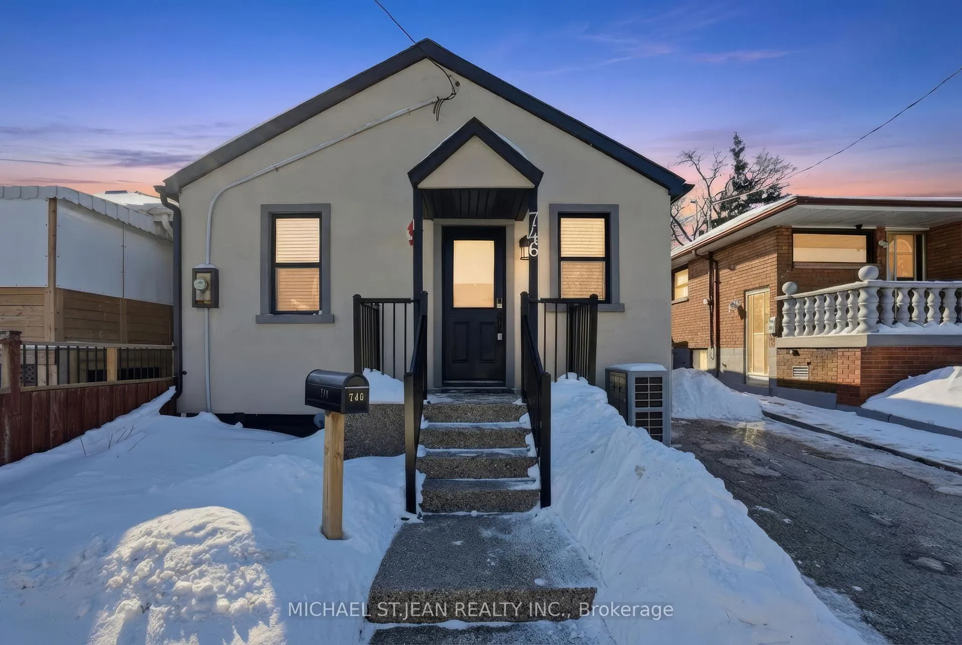 Photo 1 of 746 Roxborough Avenue, Hamilton, McQuesten — HOMEH