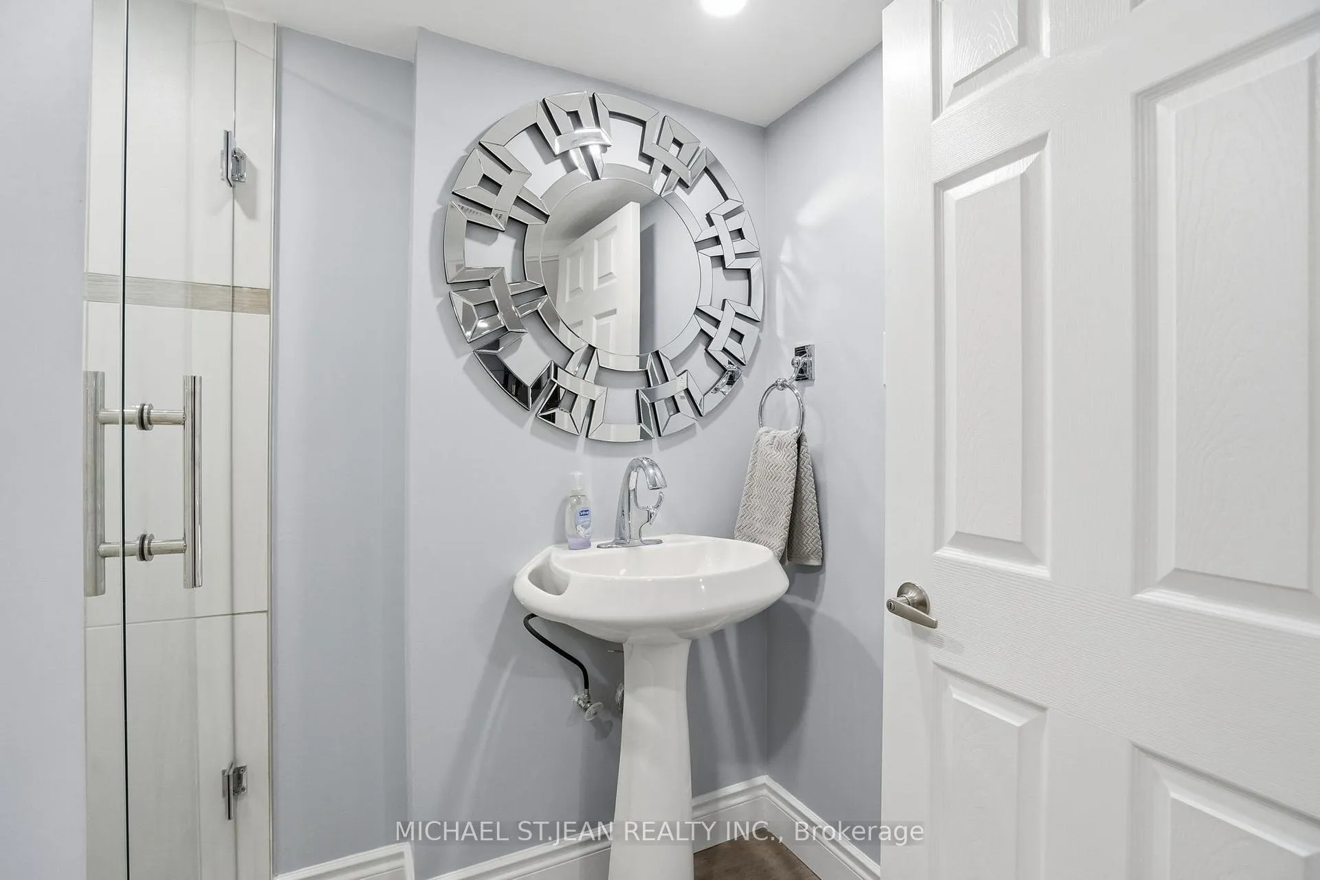 Photo 32 of 746 Roxborough Avenue, Hamilton, McQuesten — HOMEH