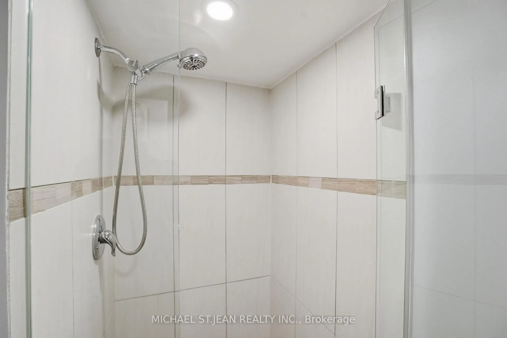 Photo 33 of 746 Roxborough Avenue, Hamilton, McQuesten — HOMEH