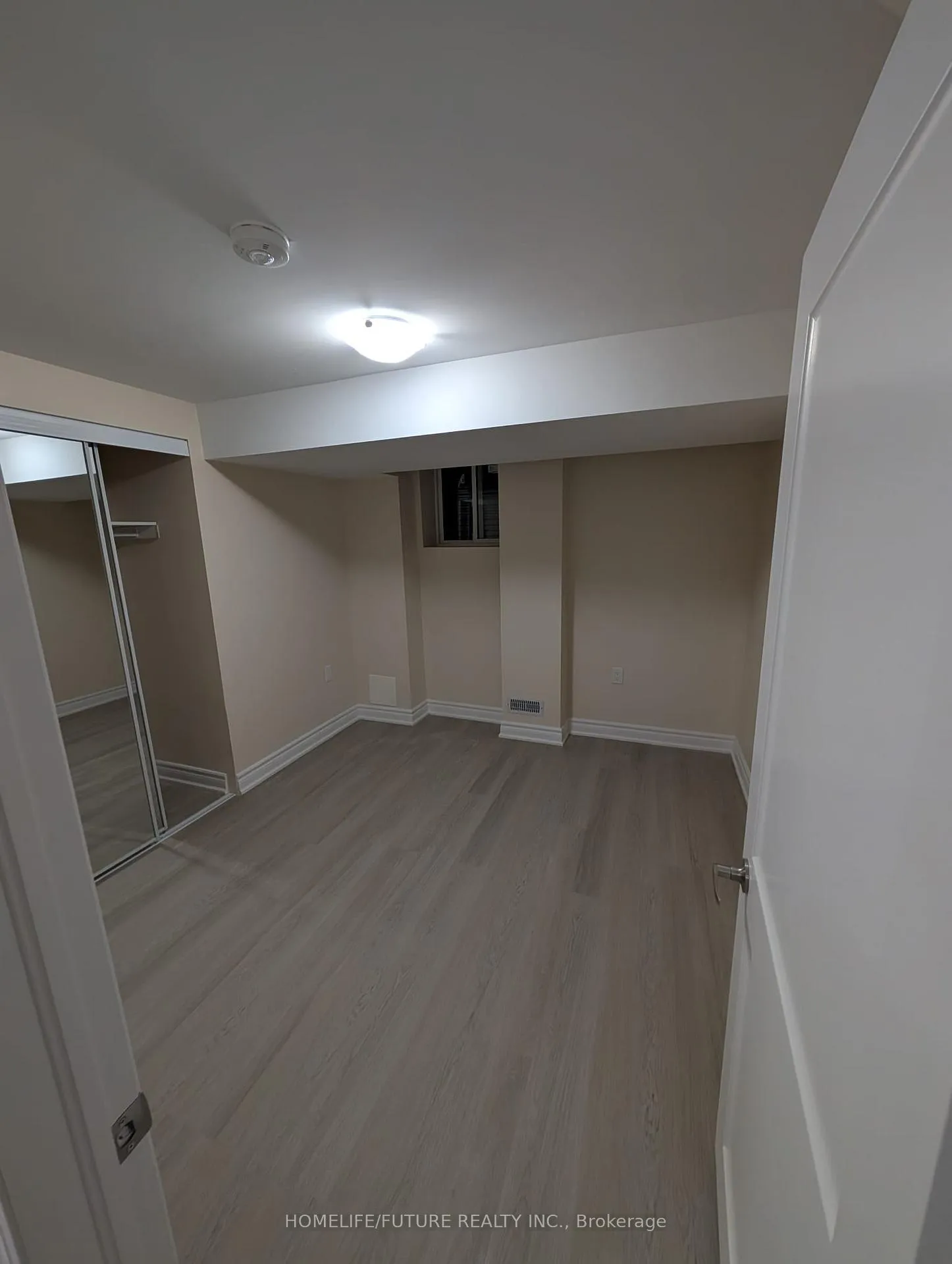 Photo 6 of 41 Black Walnut Drive, Markham, Legacy — HOMEH