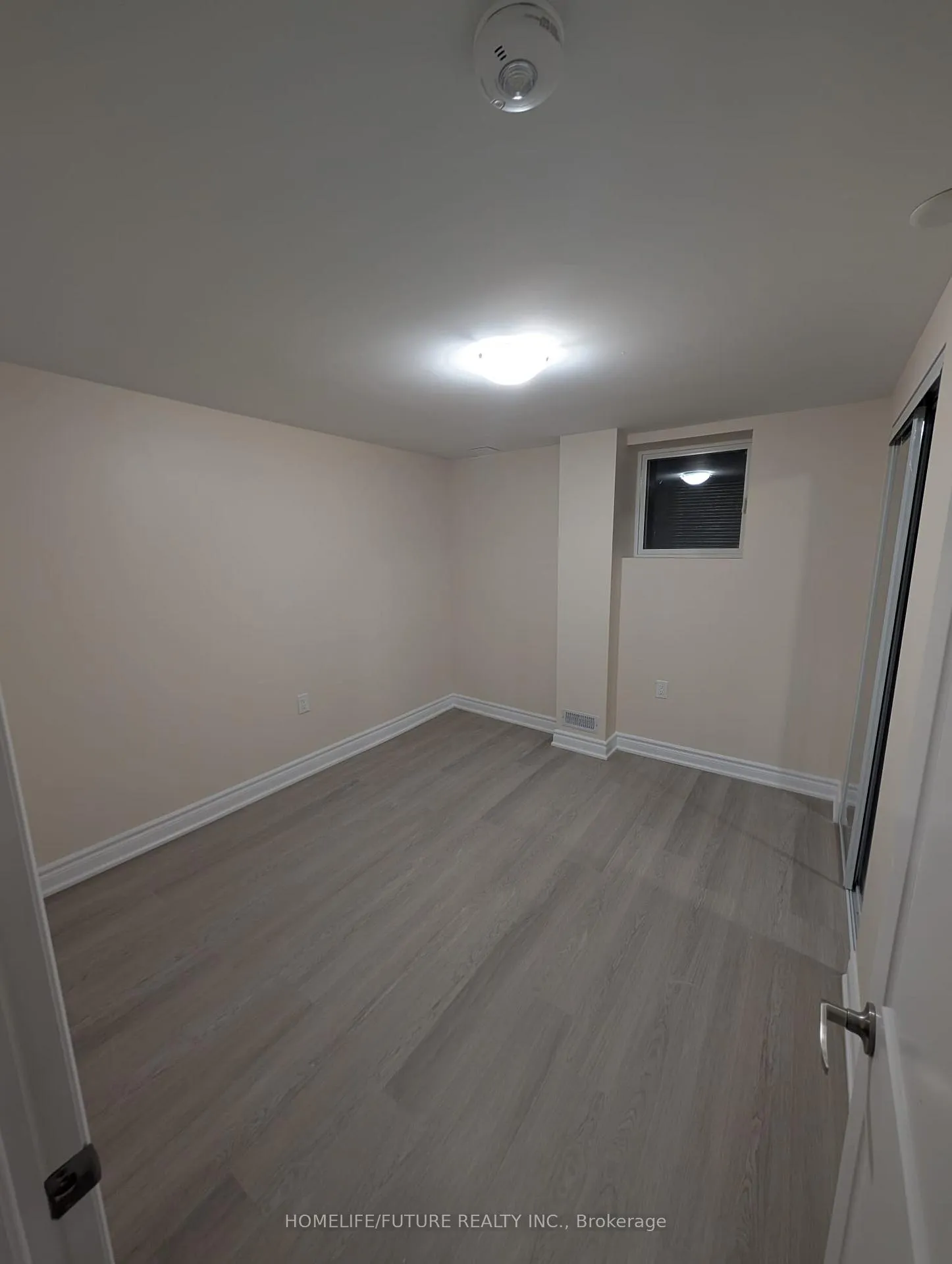 Photo 8 of 41 Black Walnut Drive, Markham, Legacy — HOMEH