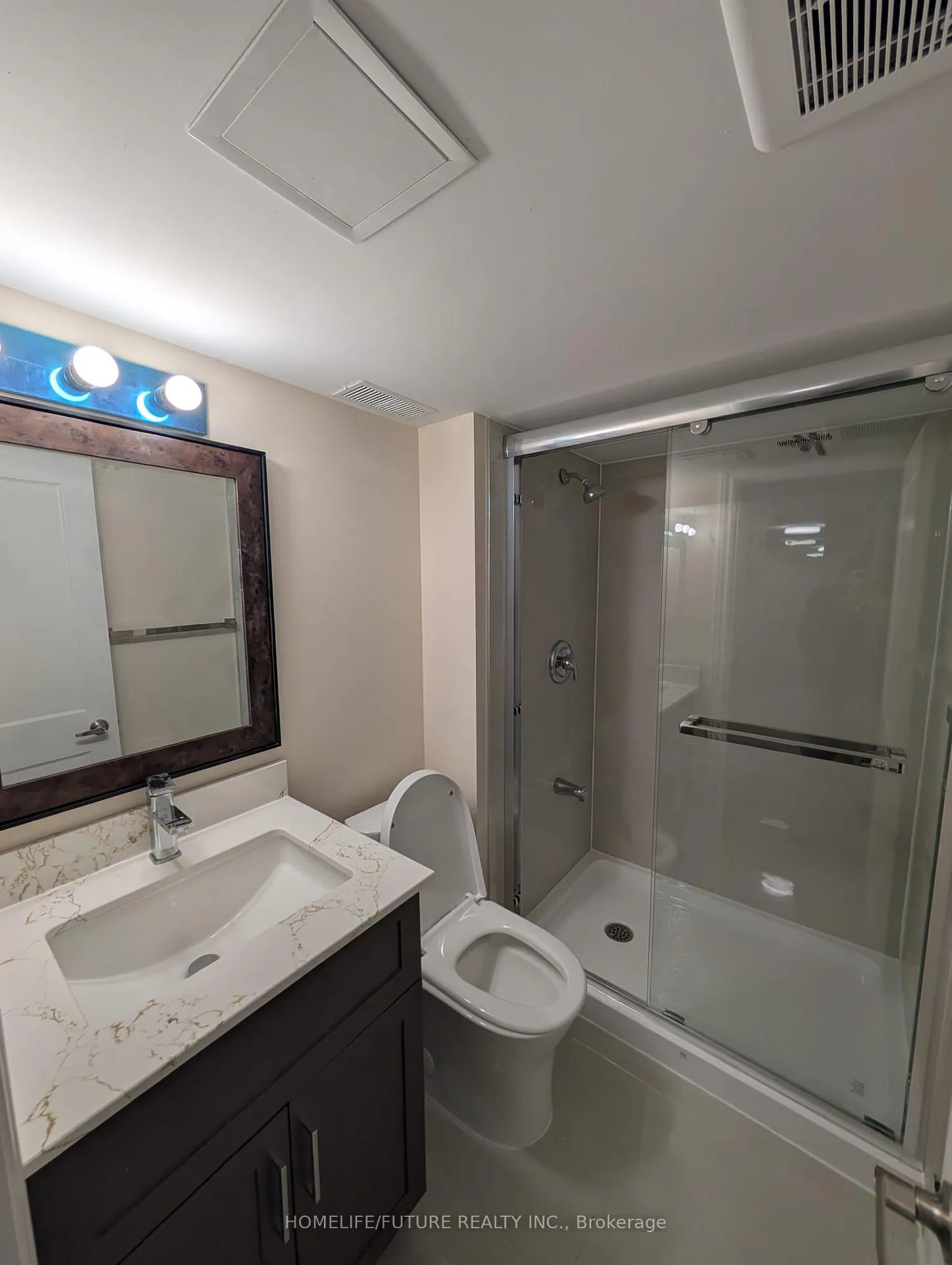 Photo 9 of 41 Black Walnut Drive, Markham, Legacy — HOMEH