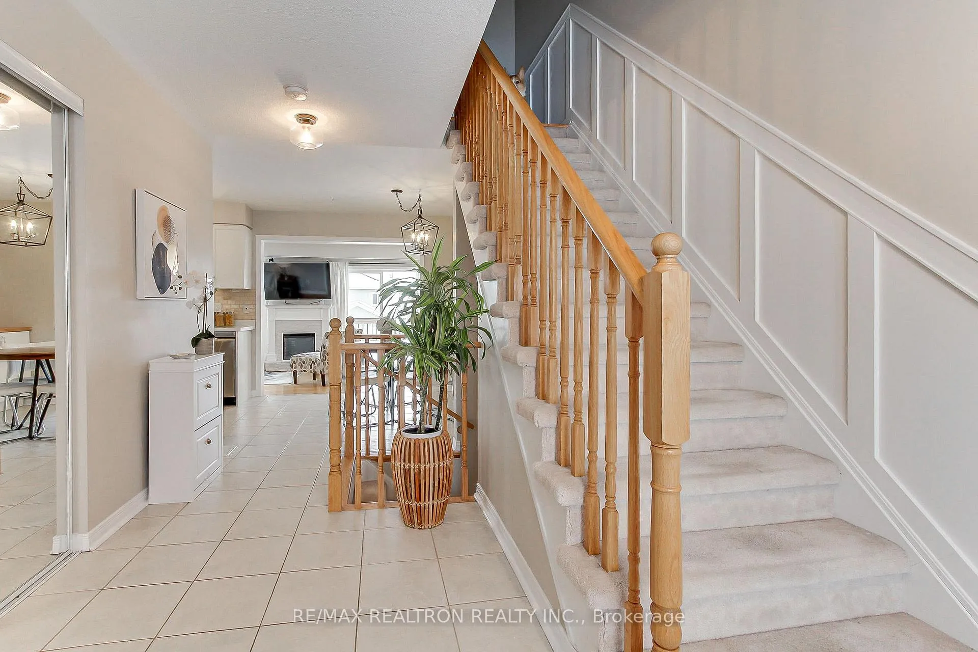 Photo 6 of 144 Shrewsbury Drive, Whitby, Brooklin — HOMEH