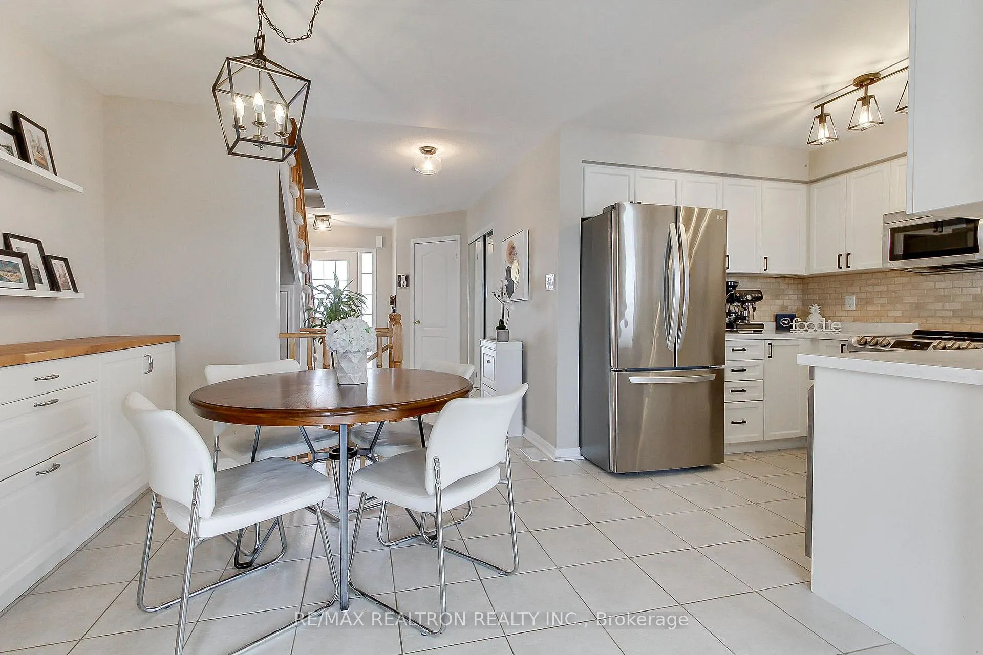Photo 9 of 144 Shrewsbury Drive, Whitby, Brooklin — HOMEH