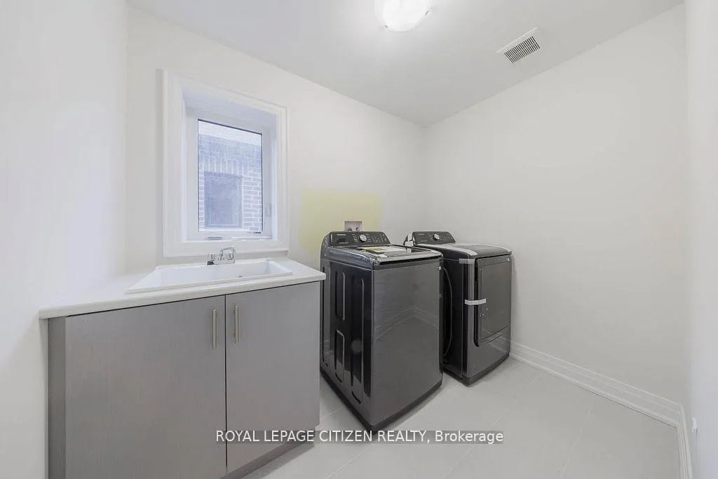 Photo 24 of 26 Wesley Brooks Street, Clarington, Newcastle — HOMEH