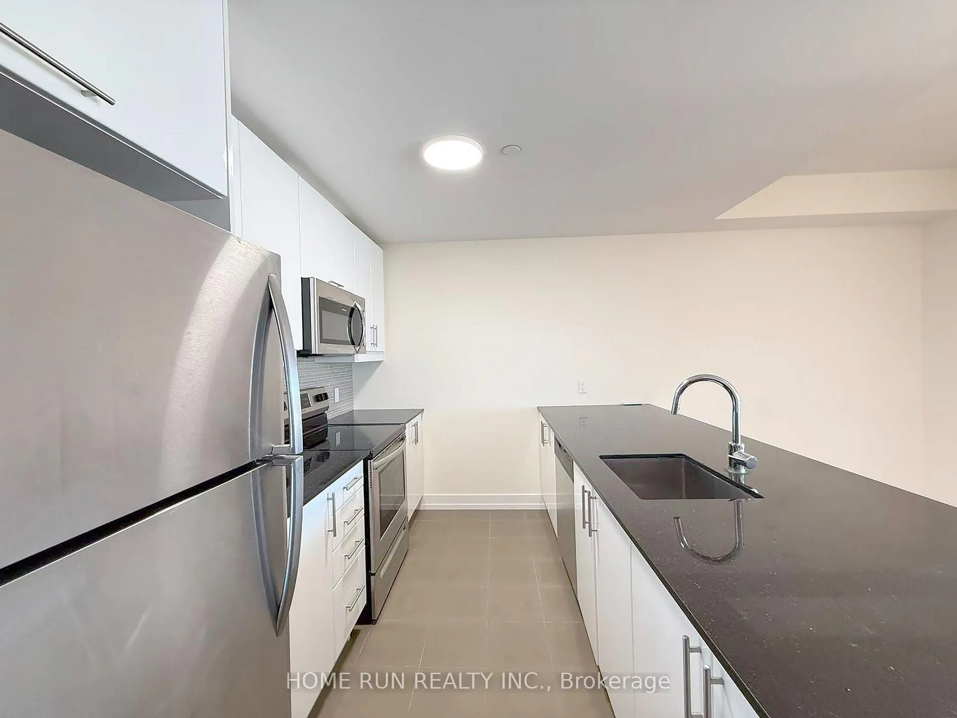Photo 5 of Unit 912, 330 Titan Private, Ottawa, Borden Farm/Stewart Farm/Carleton Heights/Parkwood Hills — HOMEH