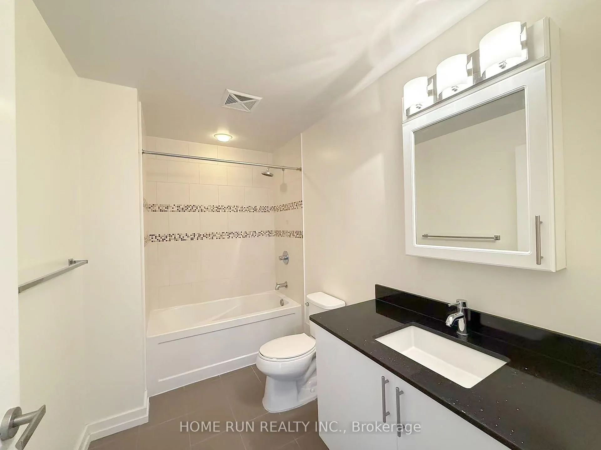 Photo 7 of Unit 912, 330 Titan Private, Ottawa, Borden Farm/Stewart Farm/Carleton Heights/Parkwood Hills — HOMEH