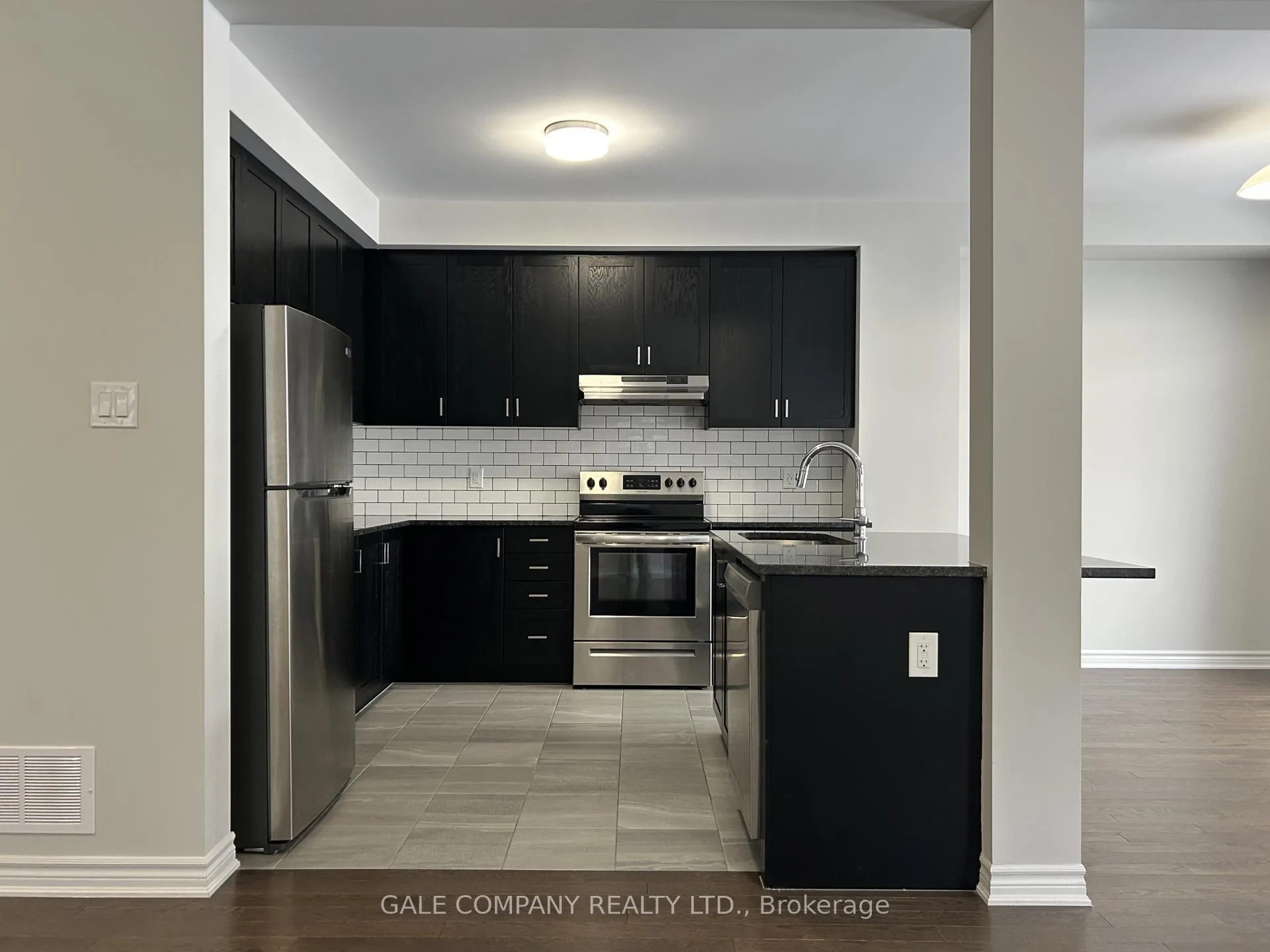 Photo 4 of 87 Mesa Drive, Ottawa, Barrhaven - Half Moon Bay — HOMEH