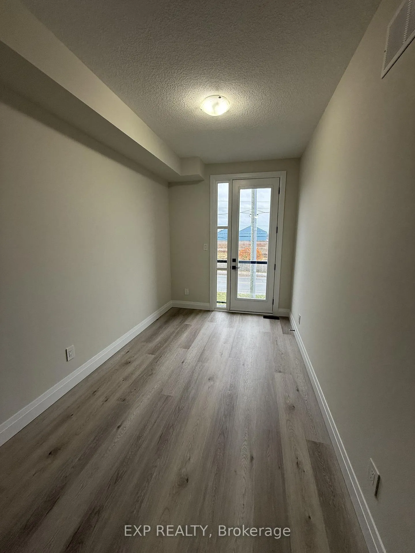 Photo 5 of 13 Keystone Trail, Welland, Lincoln/Crowland — HOMEH