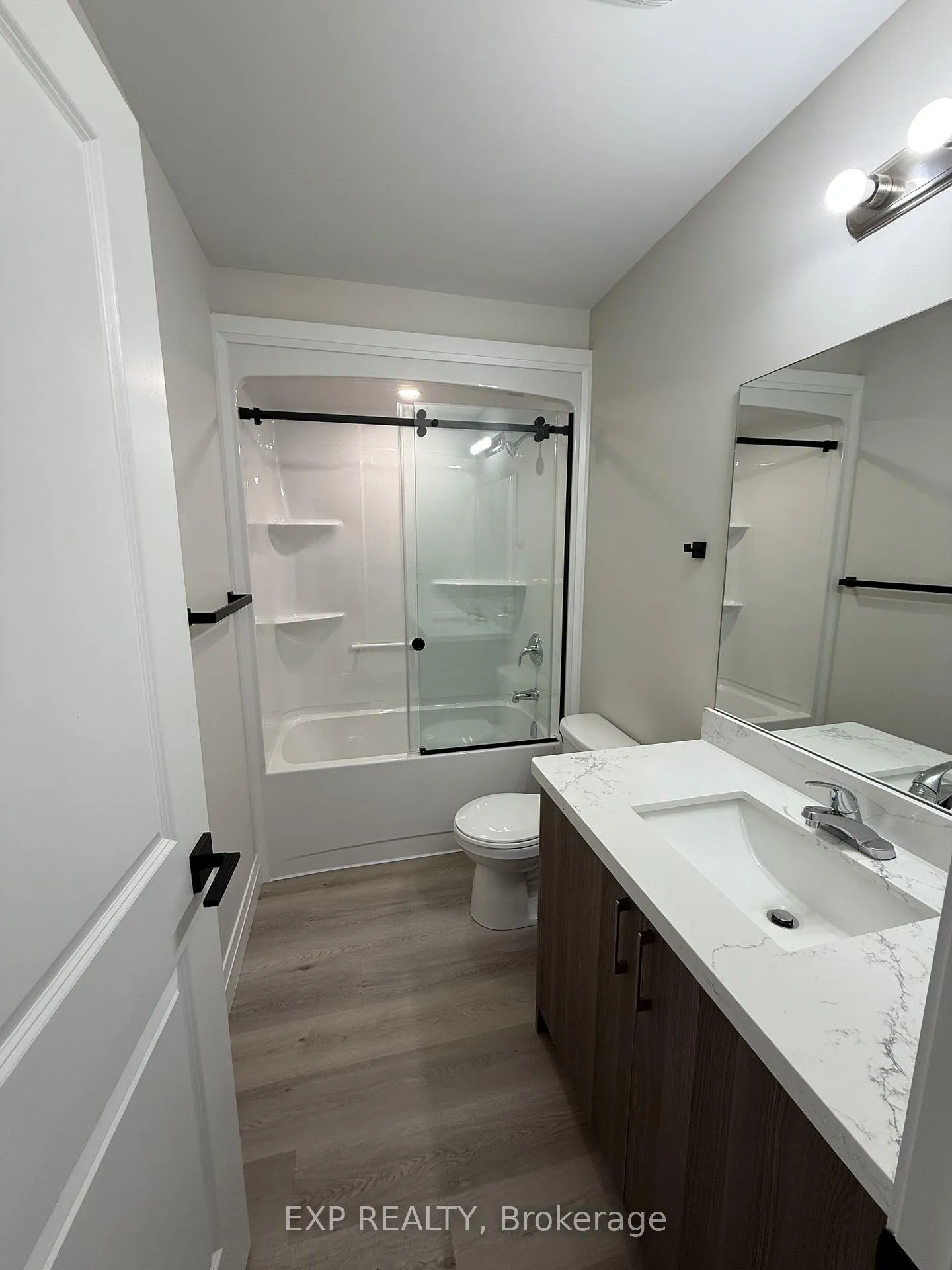 Photo 15 of 13 Keystone Trail, Welland, Lincoln/Crowland — HOMEH
